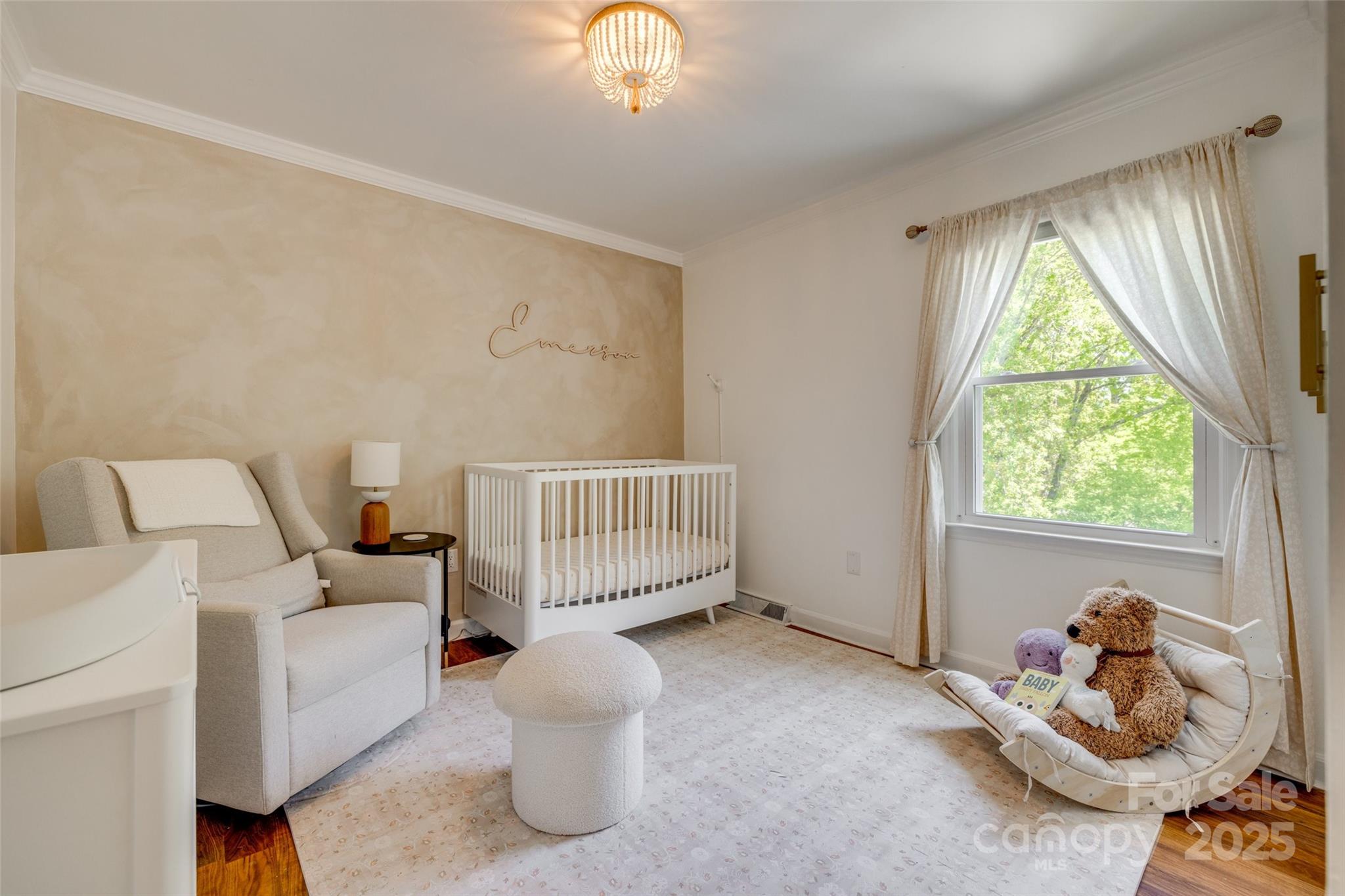 7300 Chatterbird Court