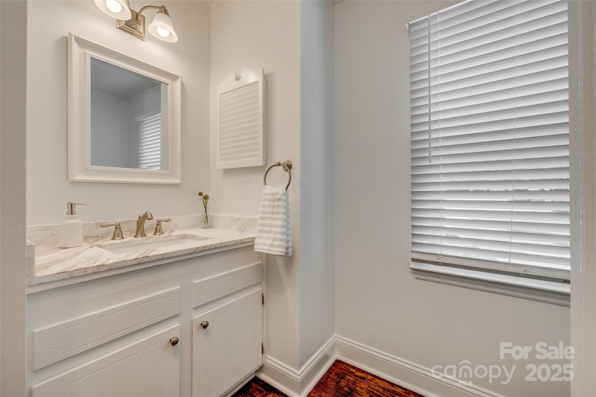 7300 Chatterbird Court
