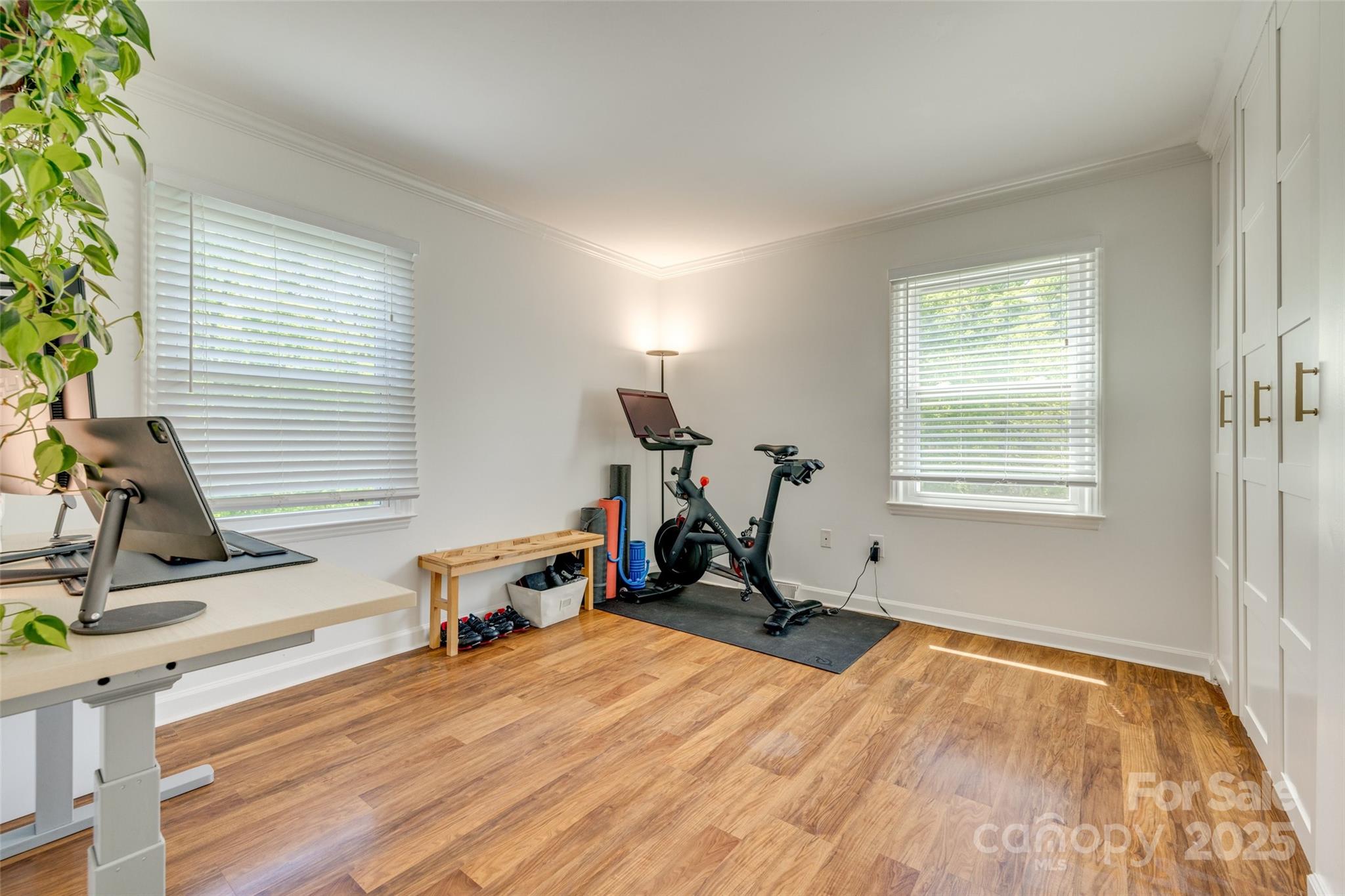 7300 Chatterbird Court