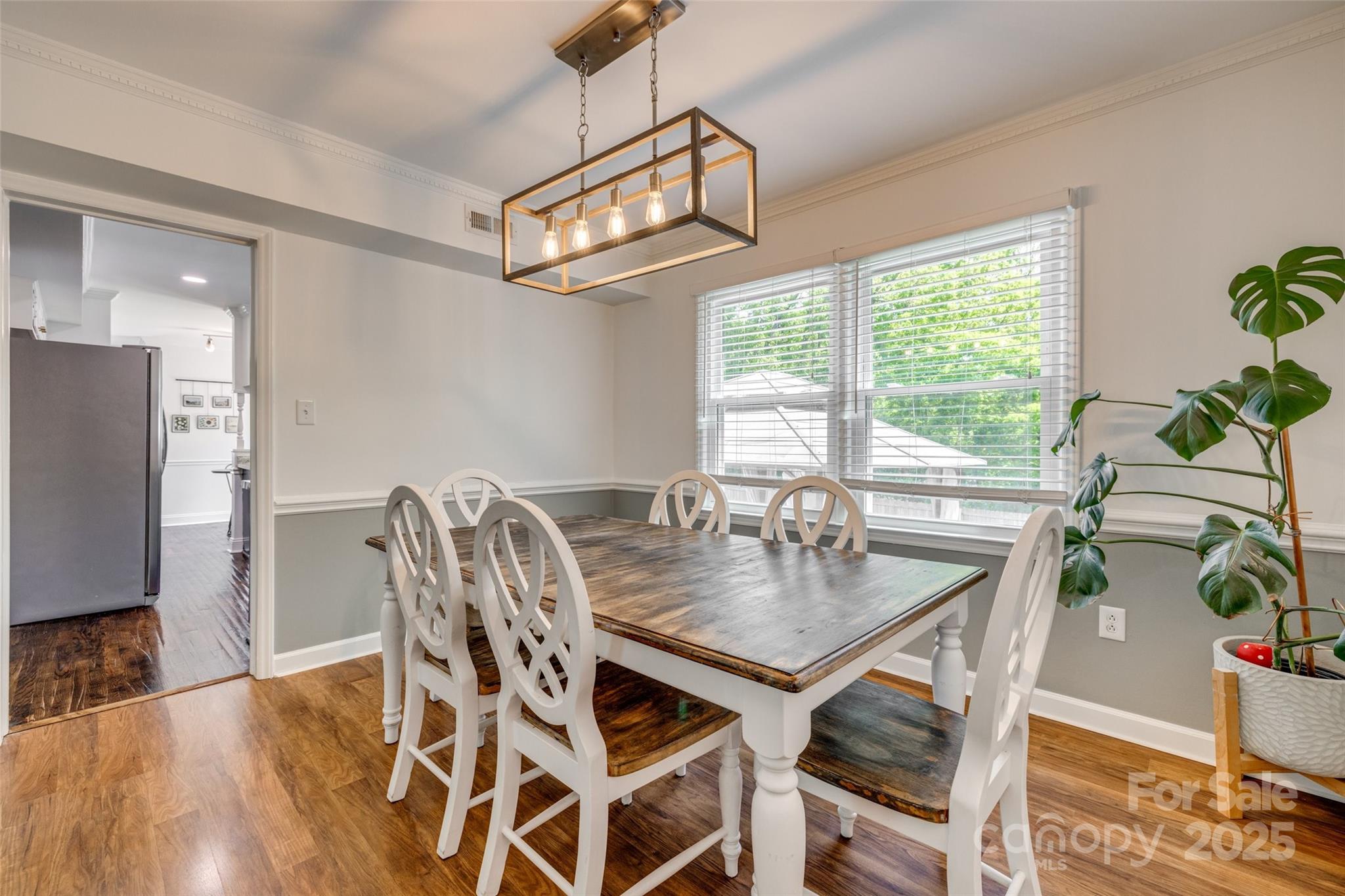 7300 Chatterbird Court