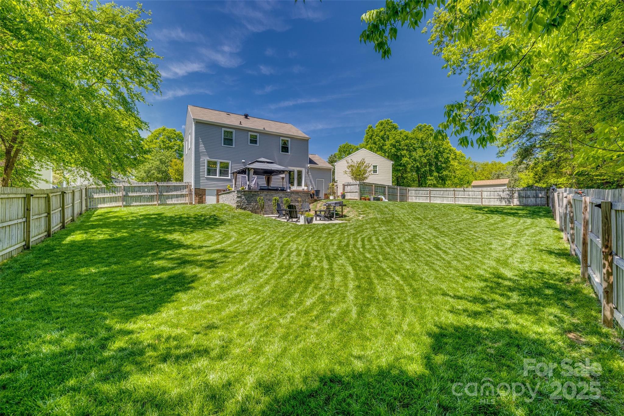 7300 Chatterbird Court