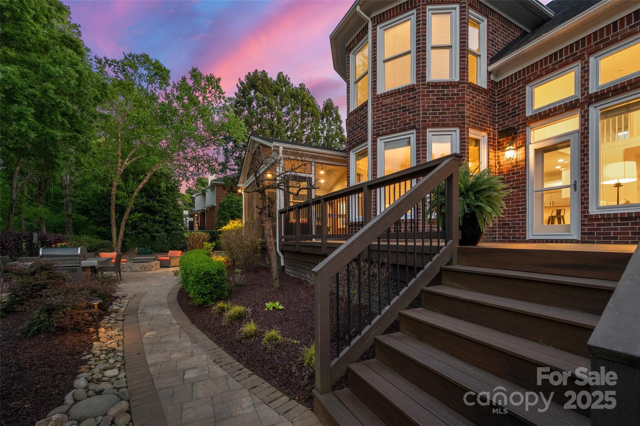 5809 Woodleigh Oaks Drive