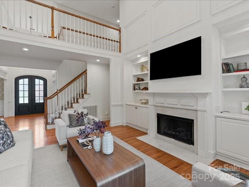 5809 Woodleigh Oaks Drive