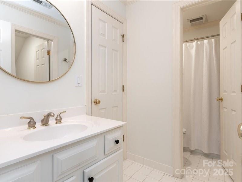 5809 Woodleigh Oaks Drive