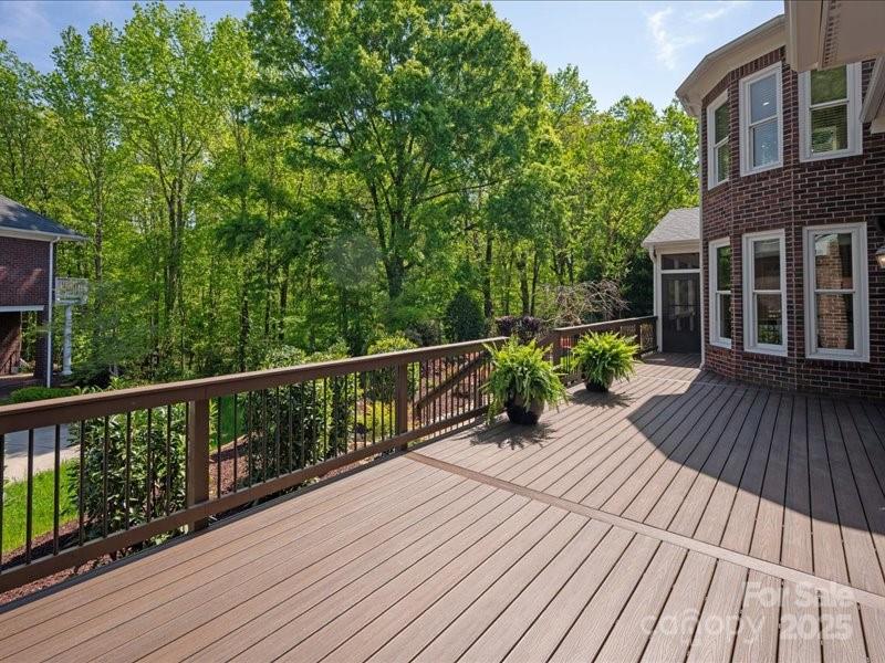 5809 Woodleigh Oaks Drive