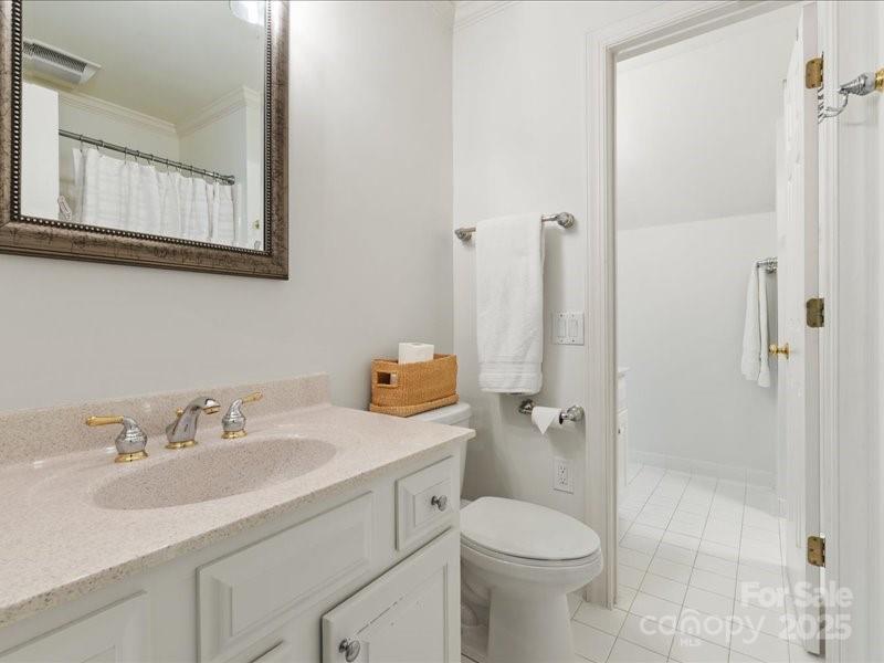 5809 Woodleigh Oaks Drive