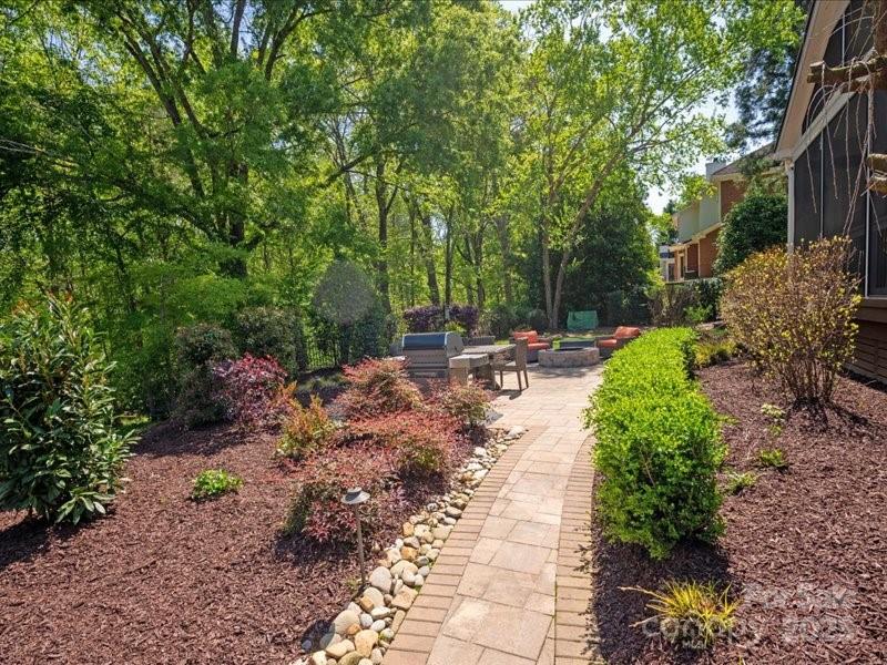 5809 Woodleigh Oaks Drive
