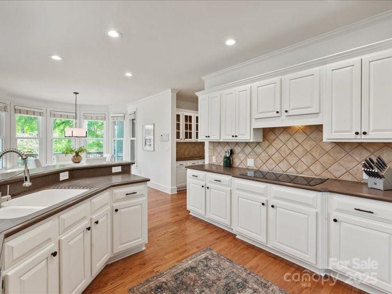 5809 Woodleigh Oaks Drive