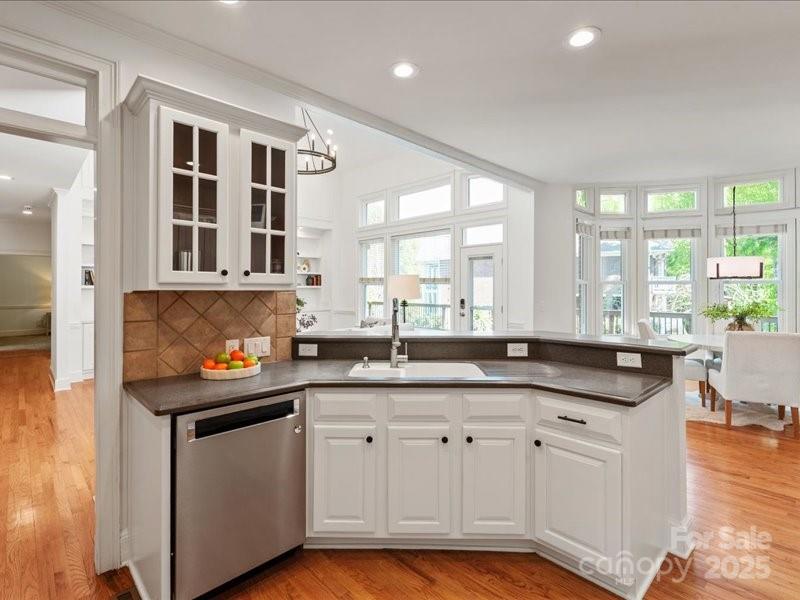5809 Woodleigh Oaks Drive