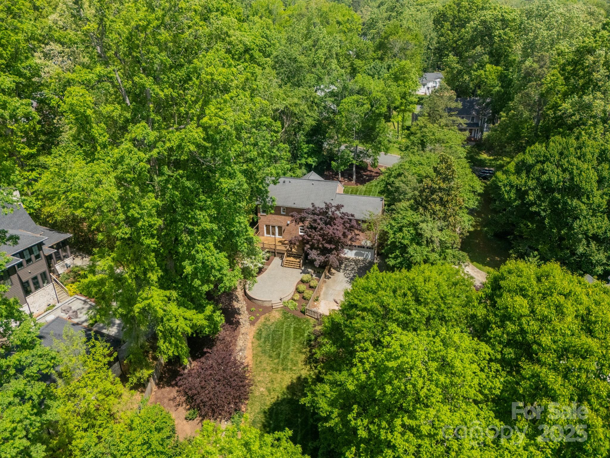 3233 Sunnymede Lane