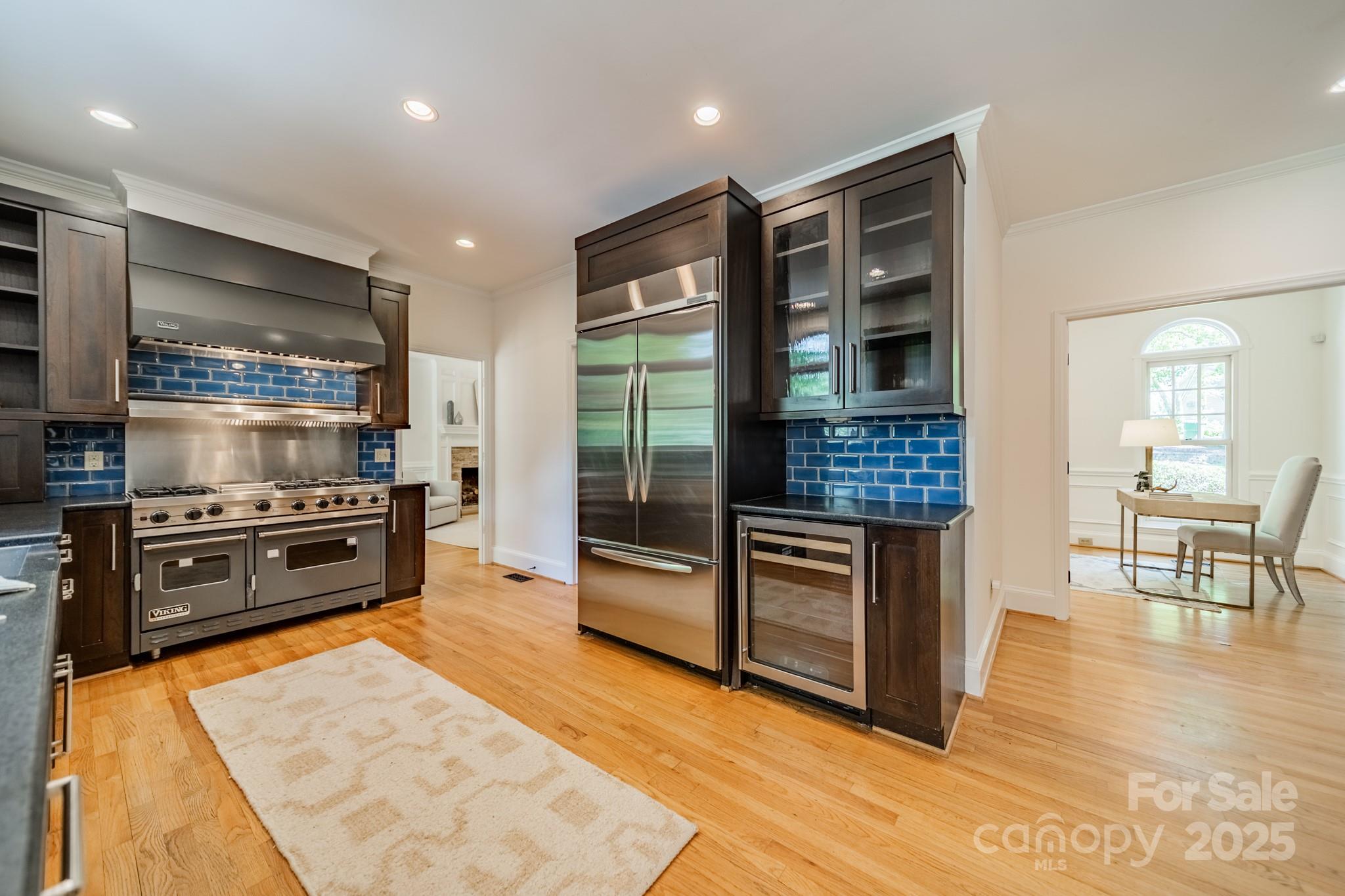 3233 Sunnymede Lane