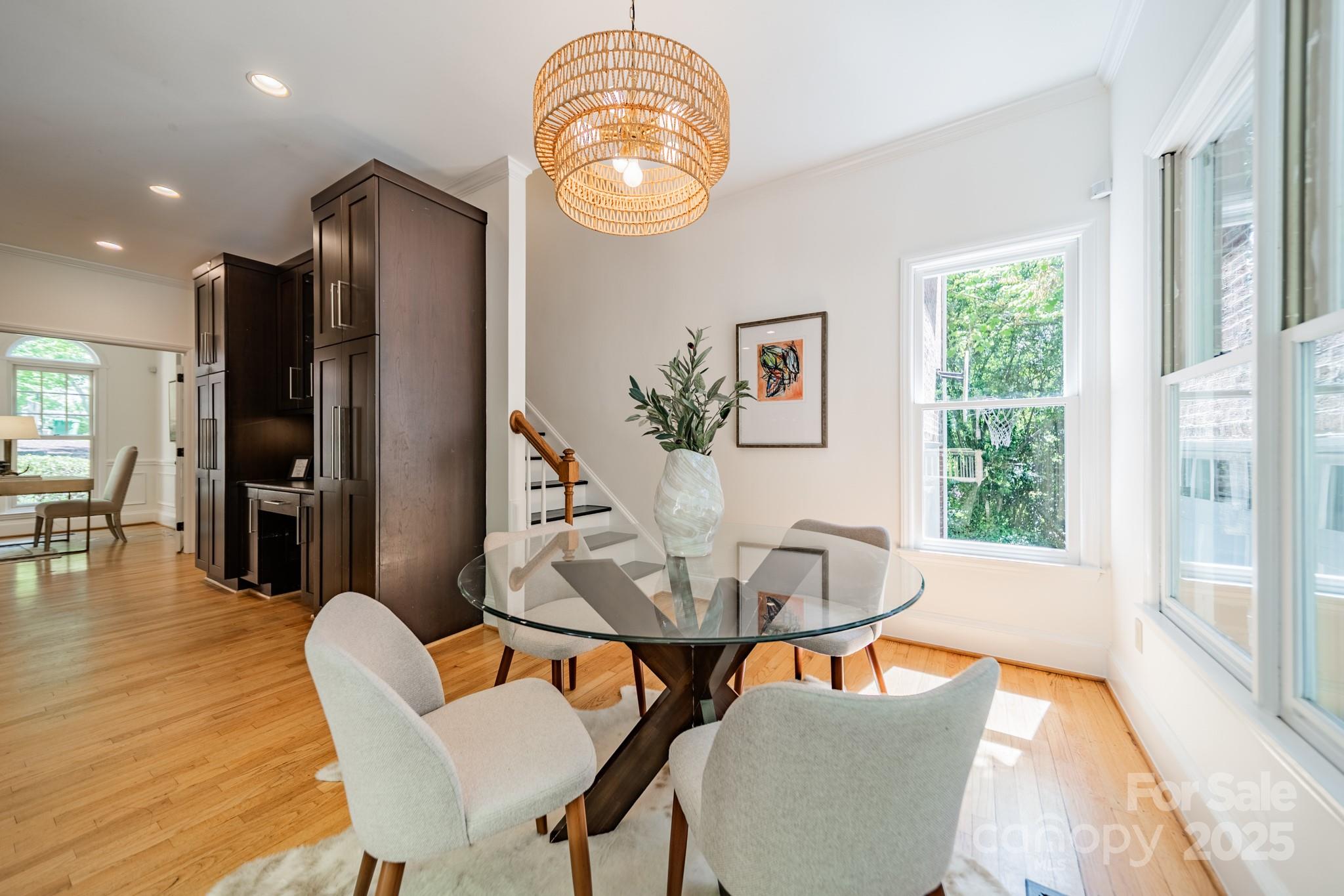 3233 Sunnymede Lane