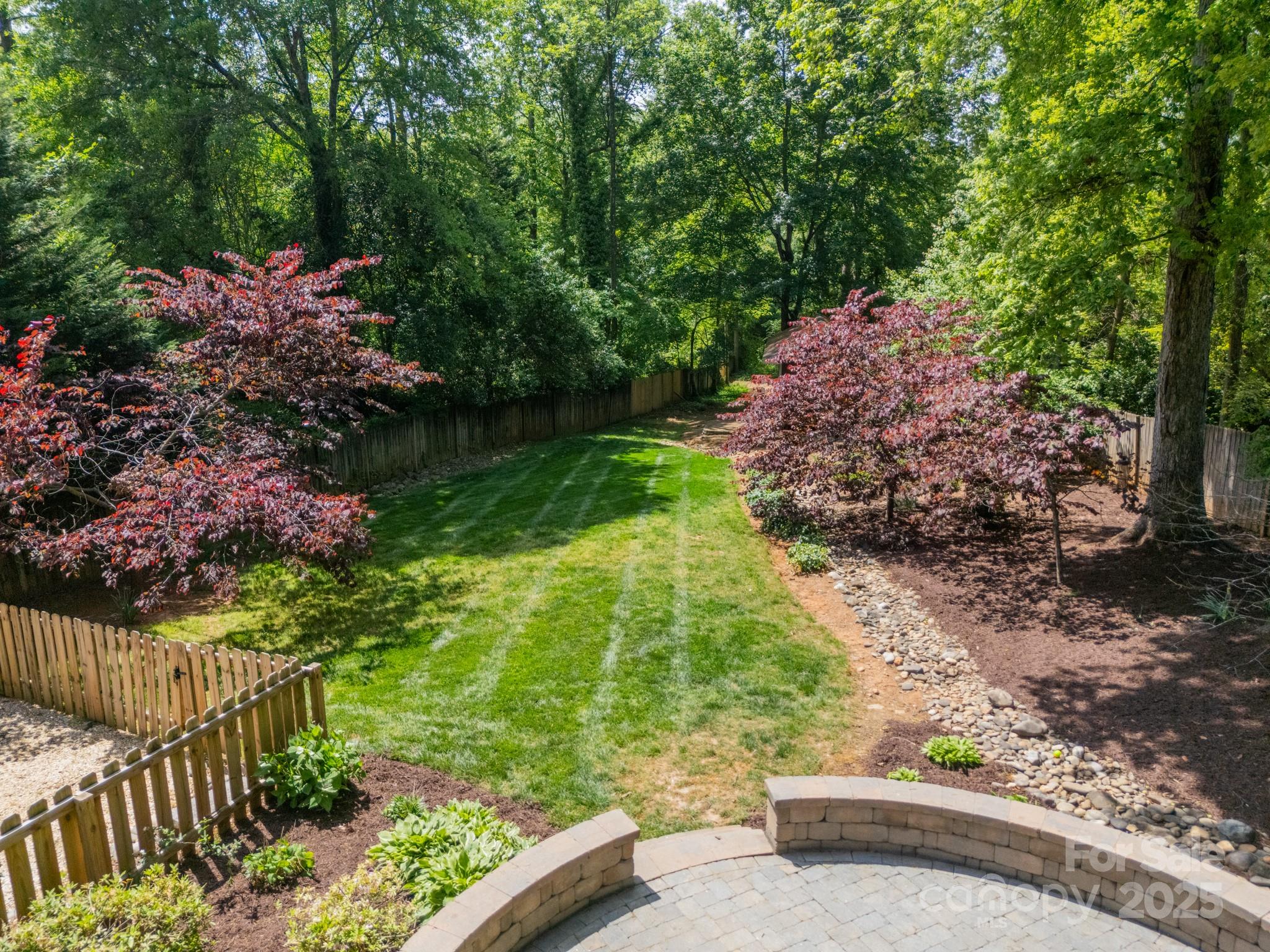 3233 Sunnymede Lane