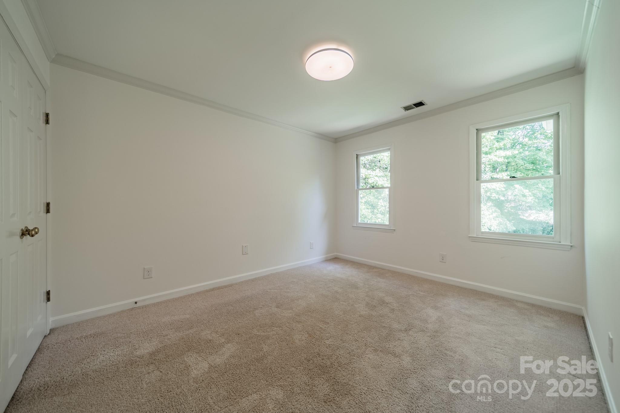 3233 Sunnymede Lane