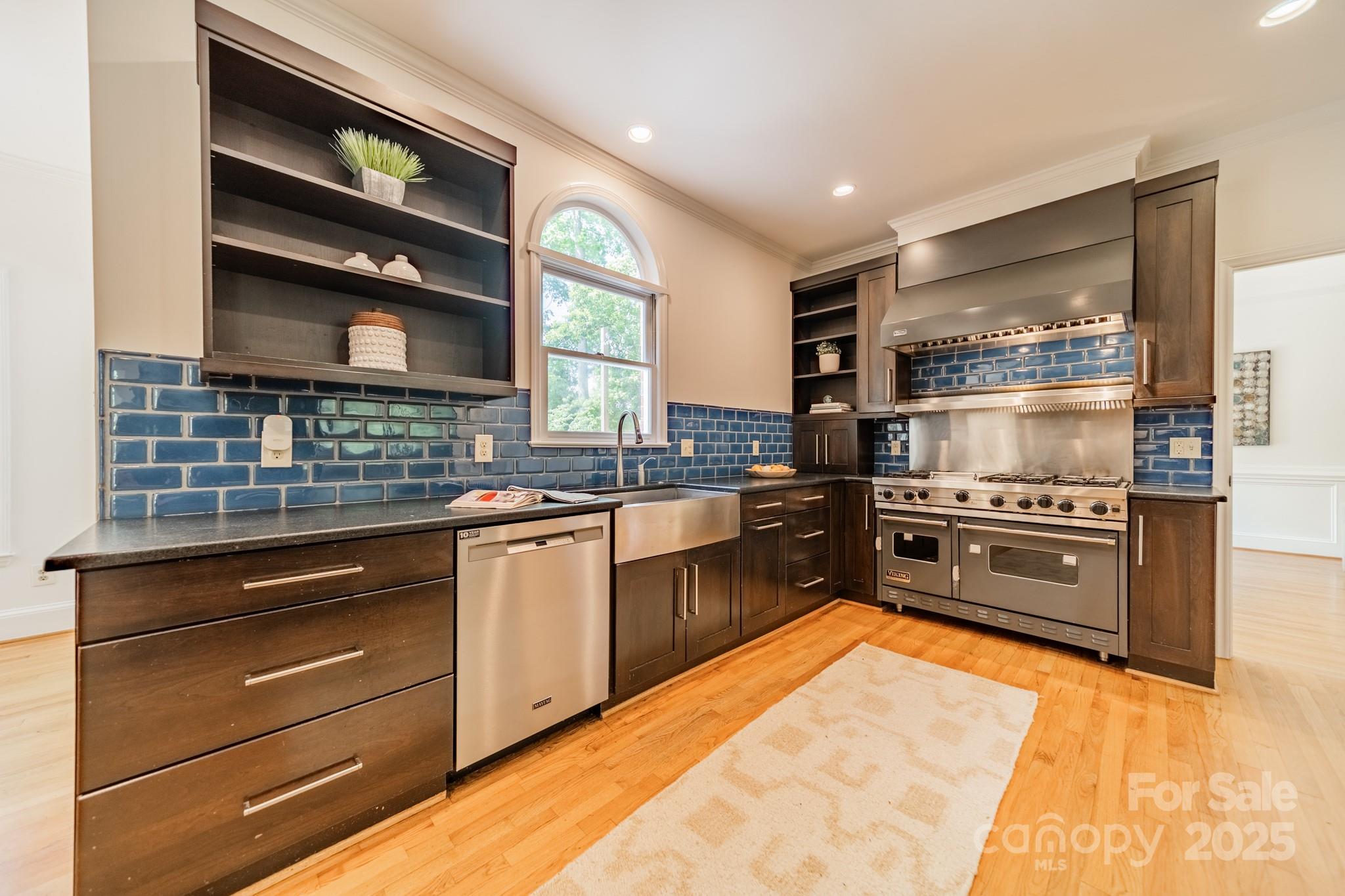 3233 Sunnymede Lane