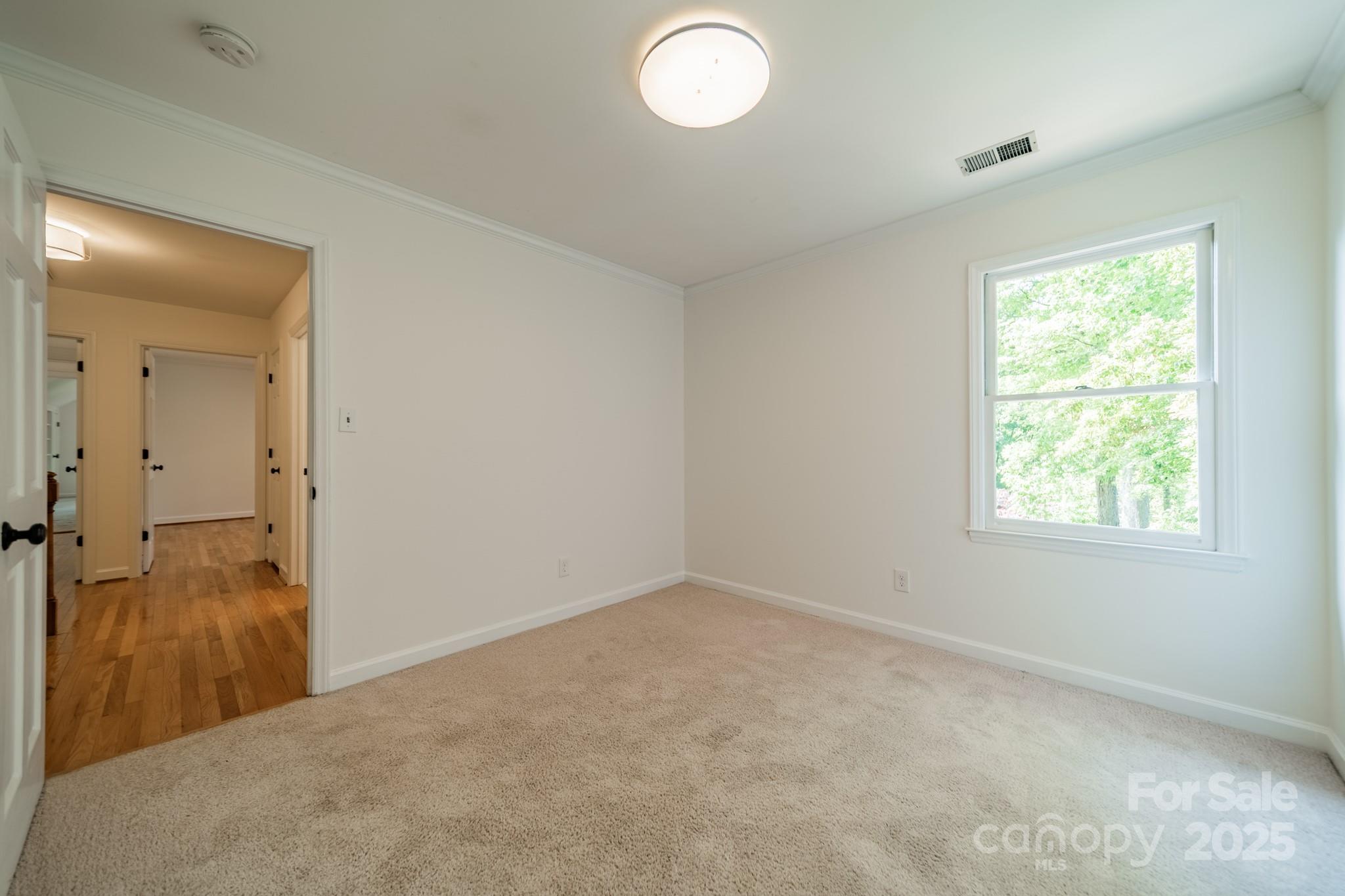 3233 Sunnymede Lane