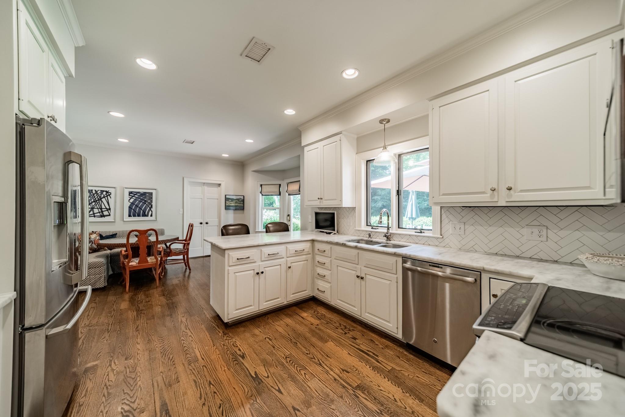 242 Beckham Court