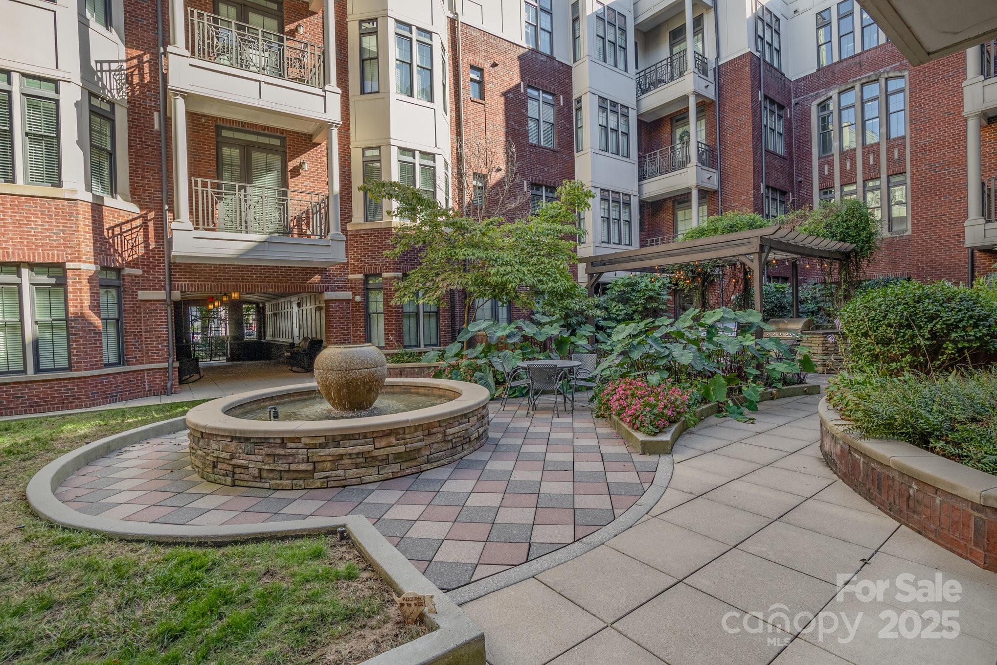 2810 Selwyn Avenue Unit: 410