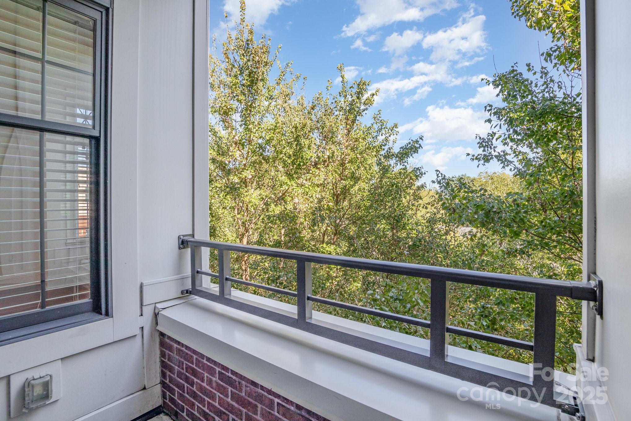 2810 Selwyn Avenue Unit: 410