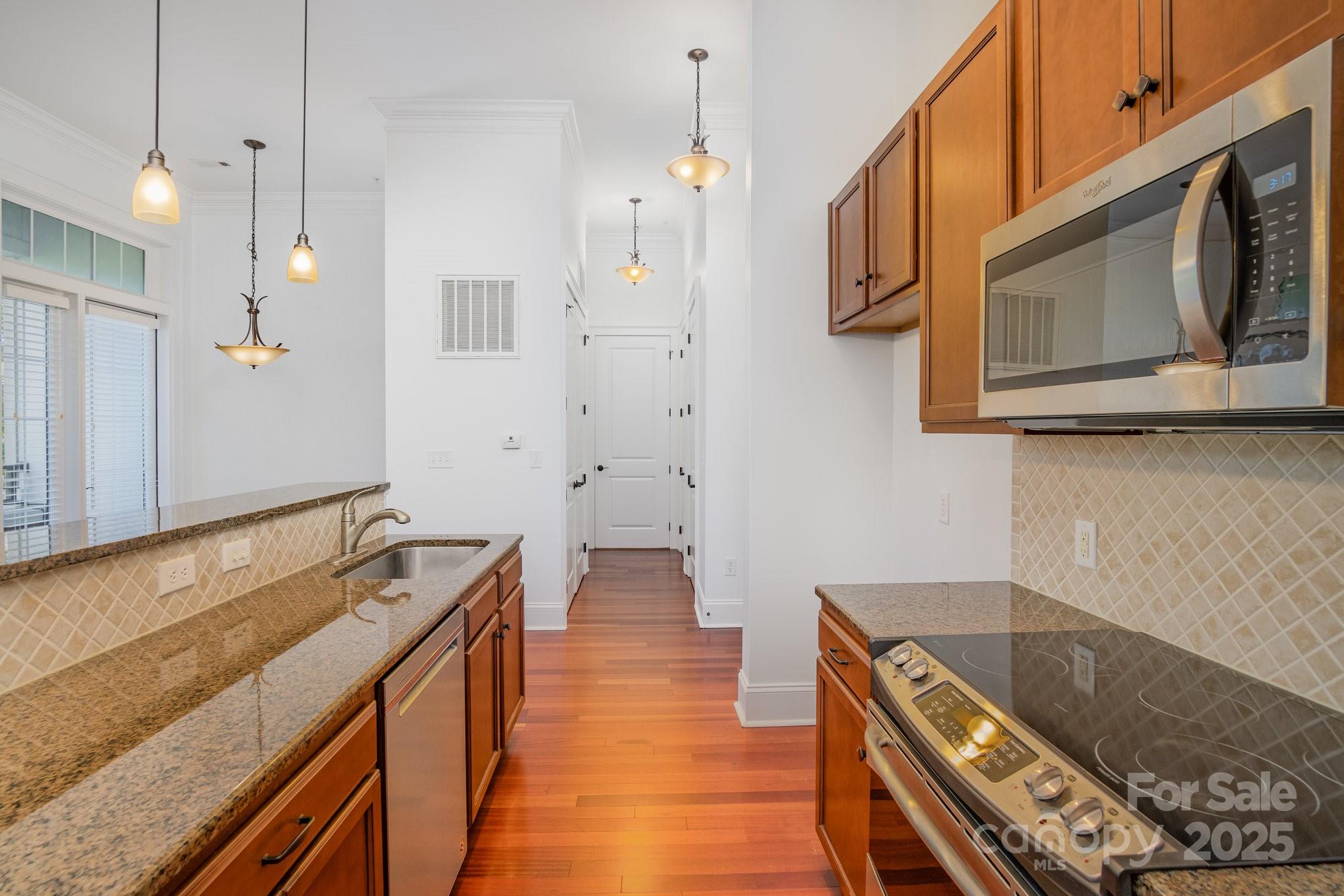 2810 Selwyn Avenue Unit: 410