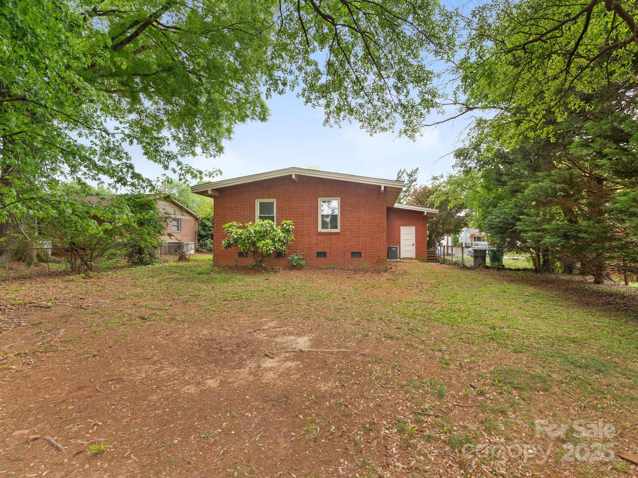1438 Larkfield Lane