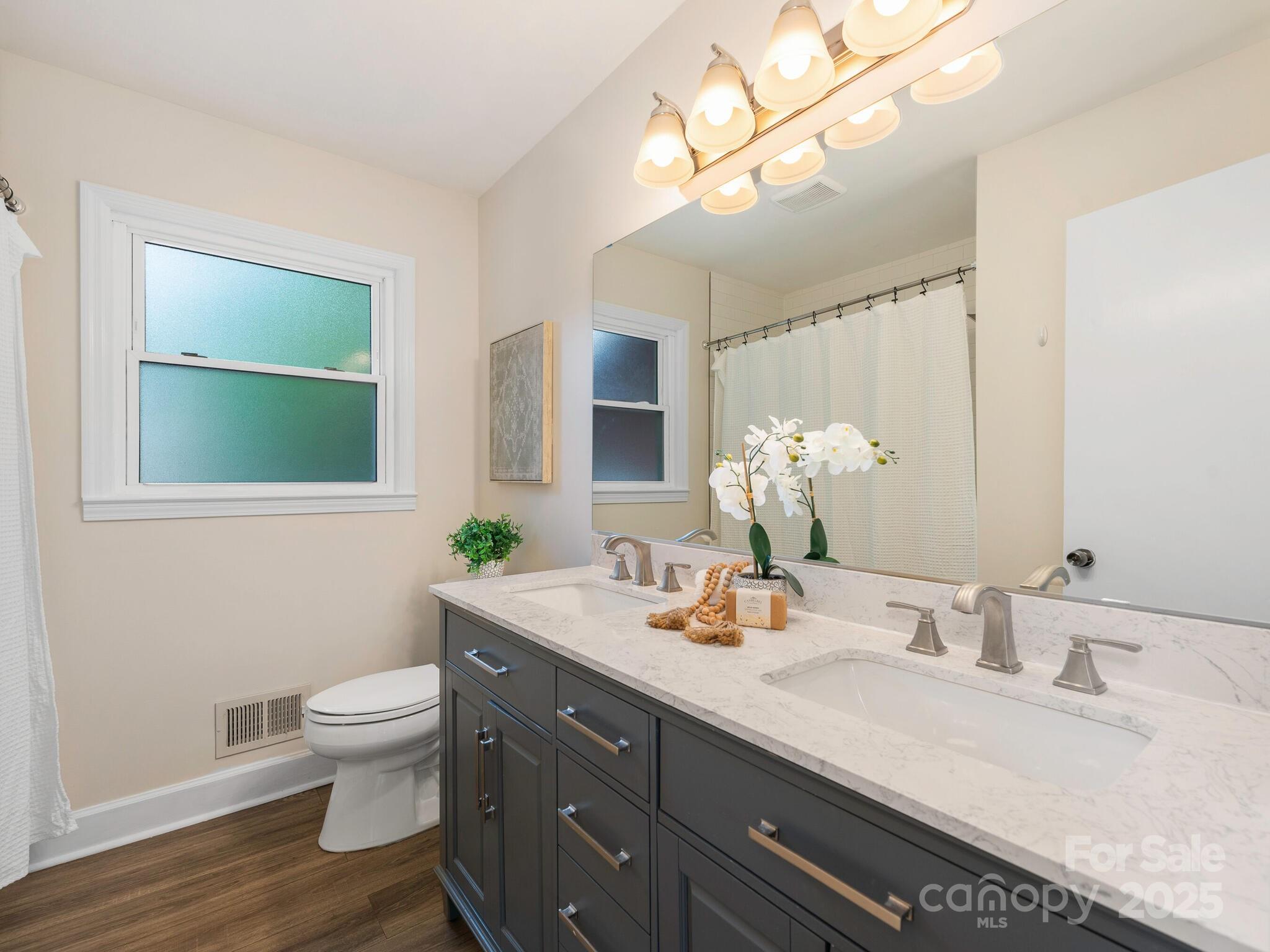 1438 Larkfield Lane