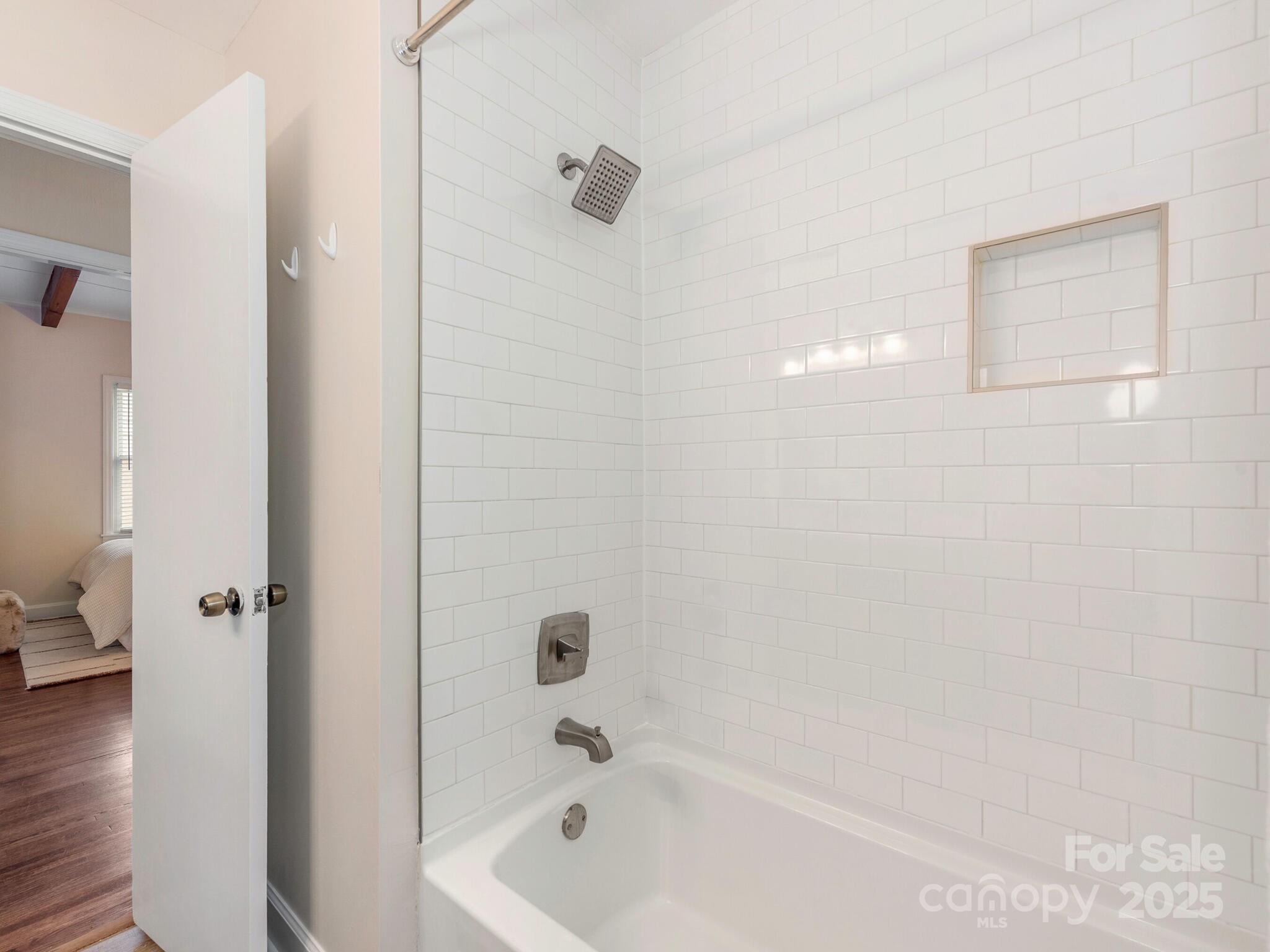 1438 Larkfield Lane