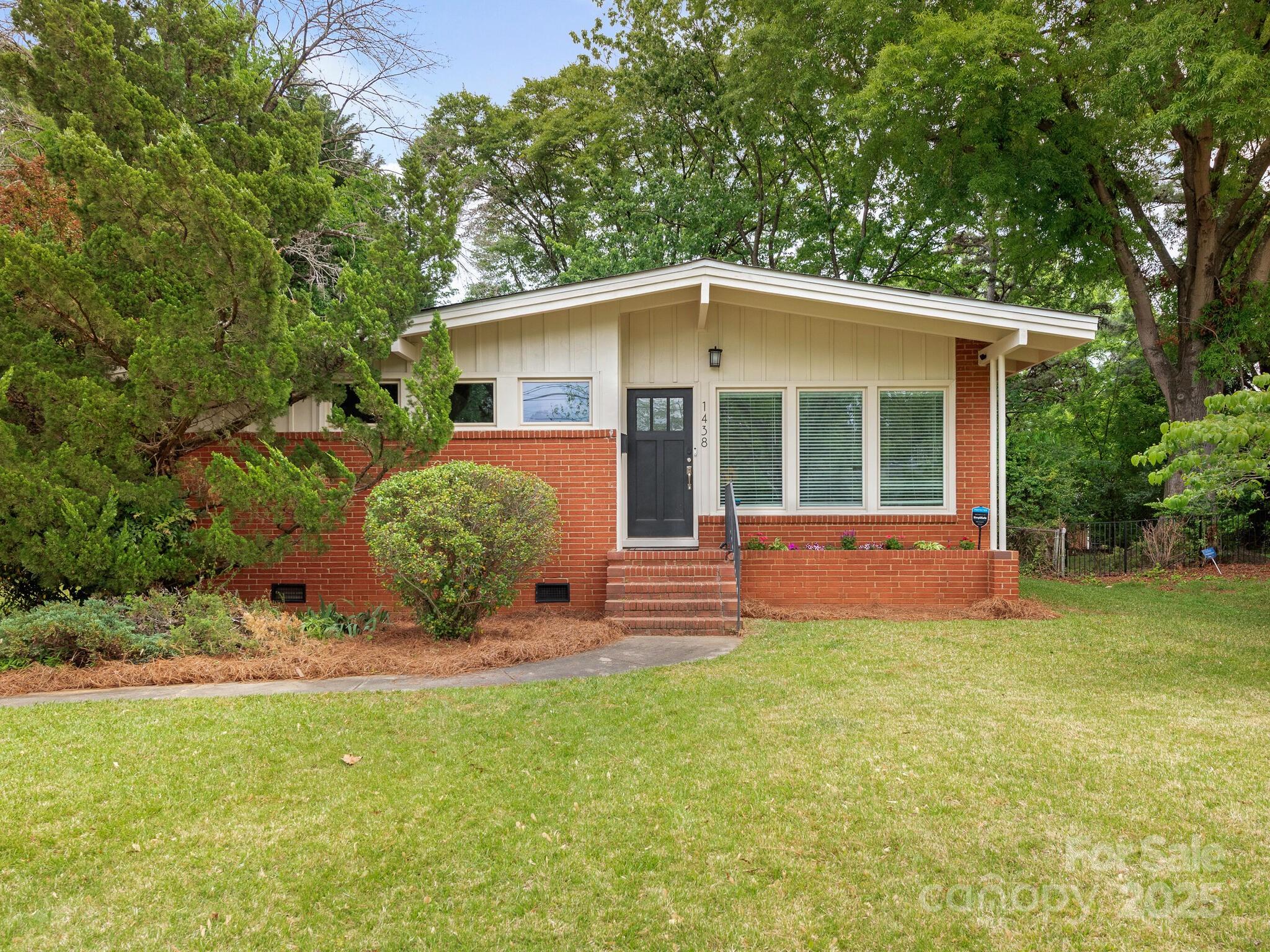 1438 Larkfield Lane