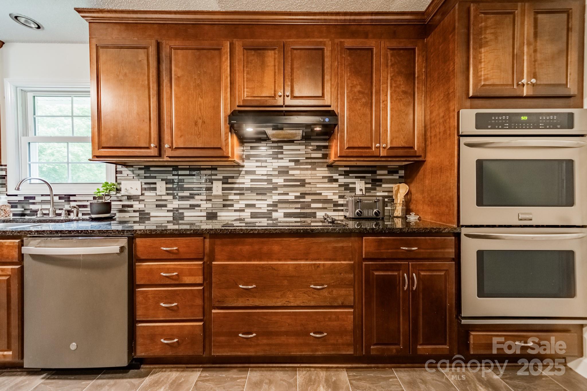 178 Woodland Drive SW
