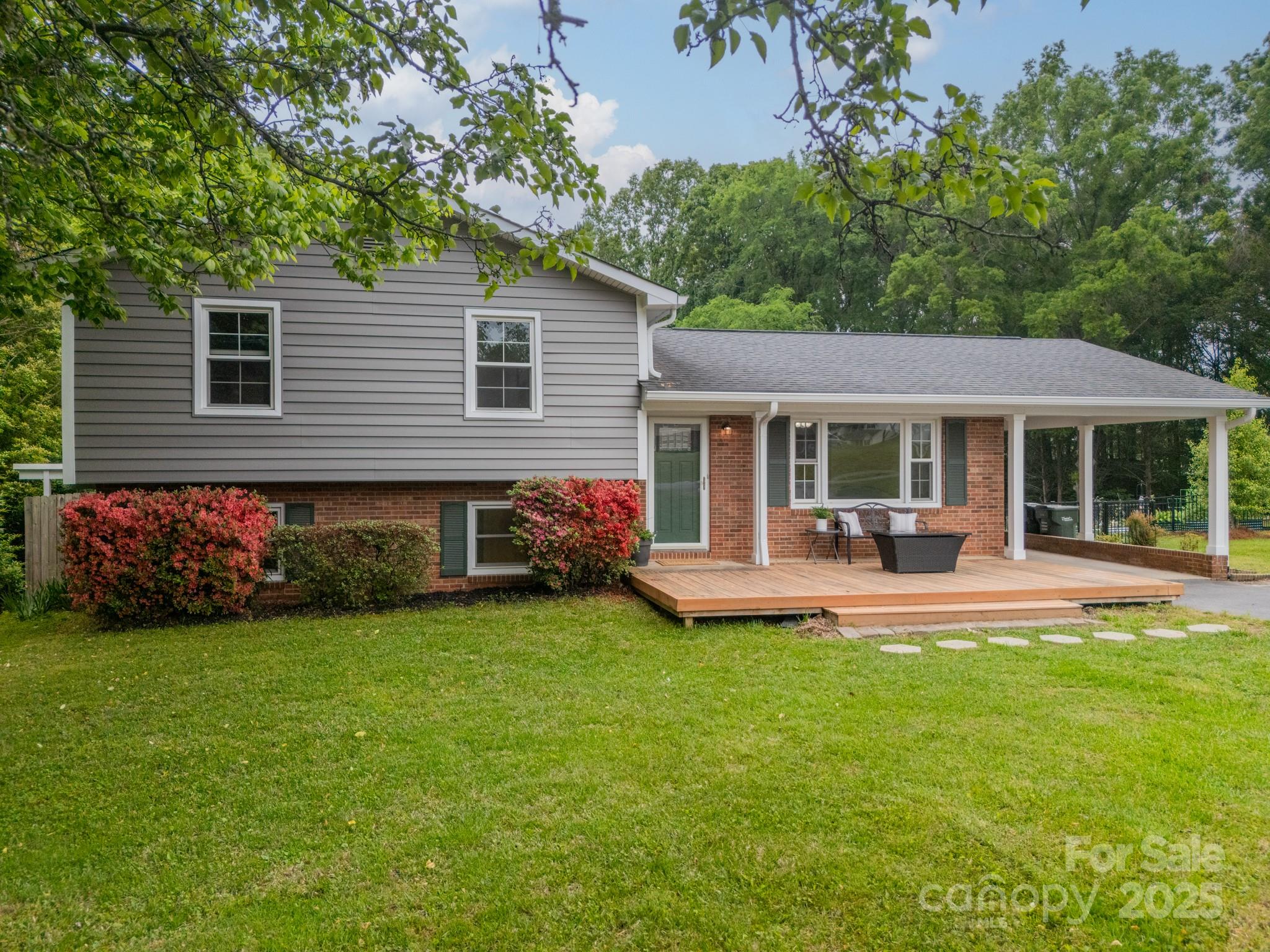 178 Woodland Drive SW