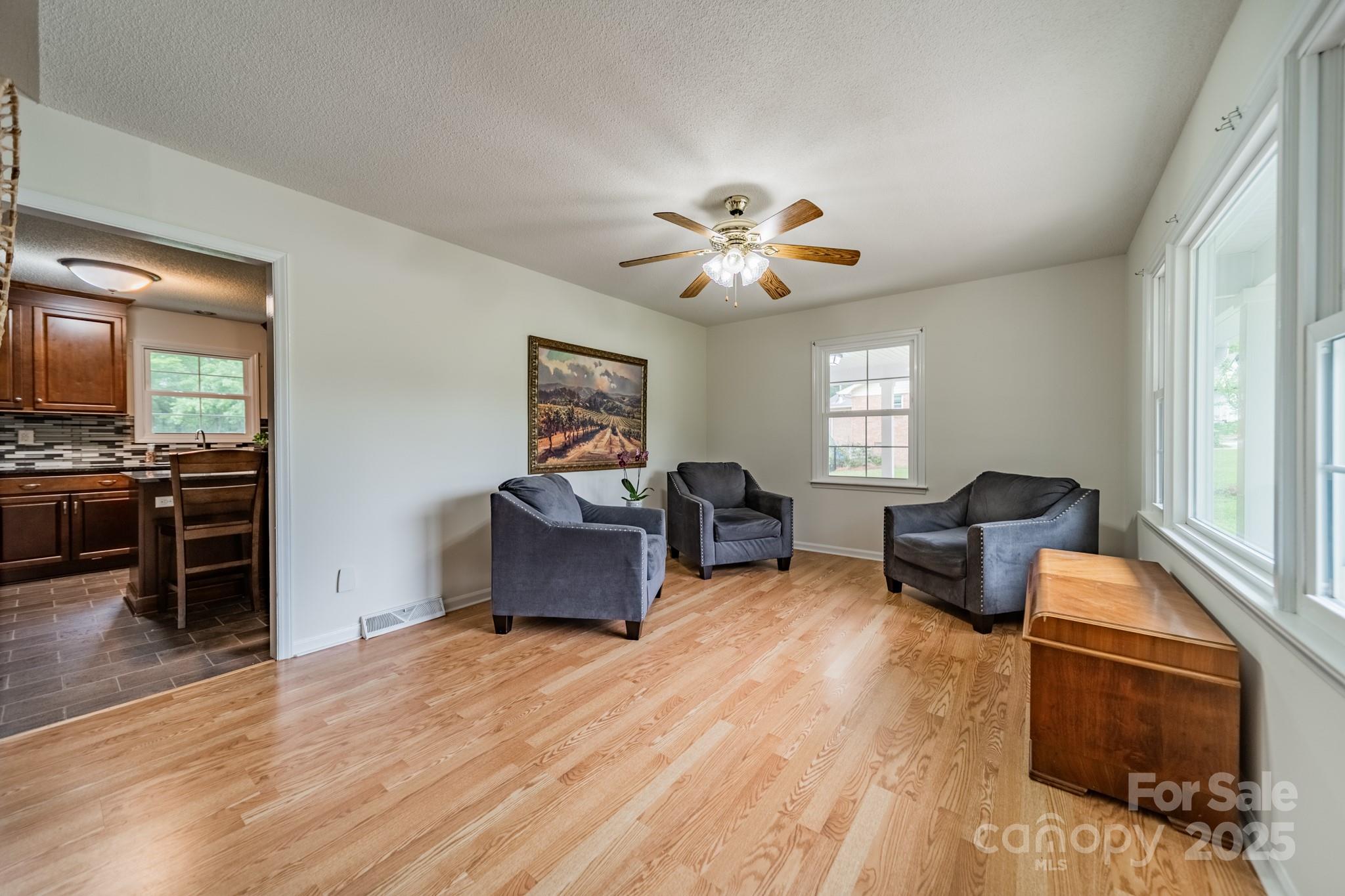 178 Woodland Drive SW