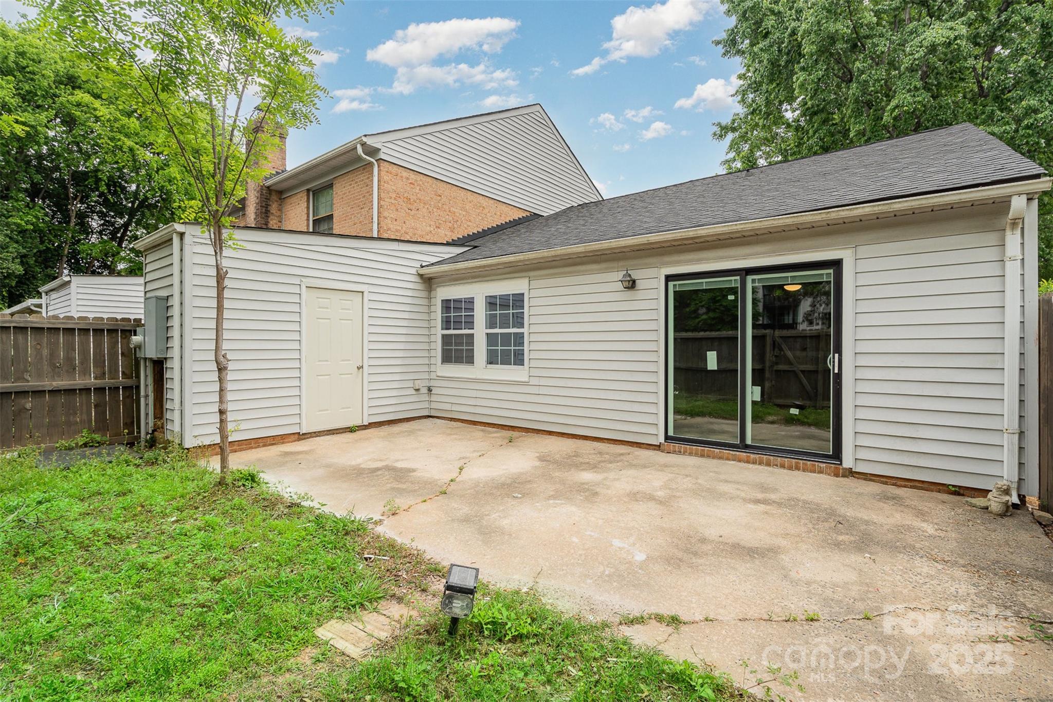 8325 Knights Bridge Road