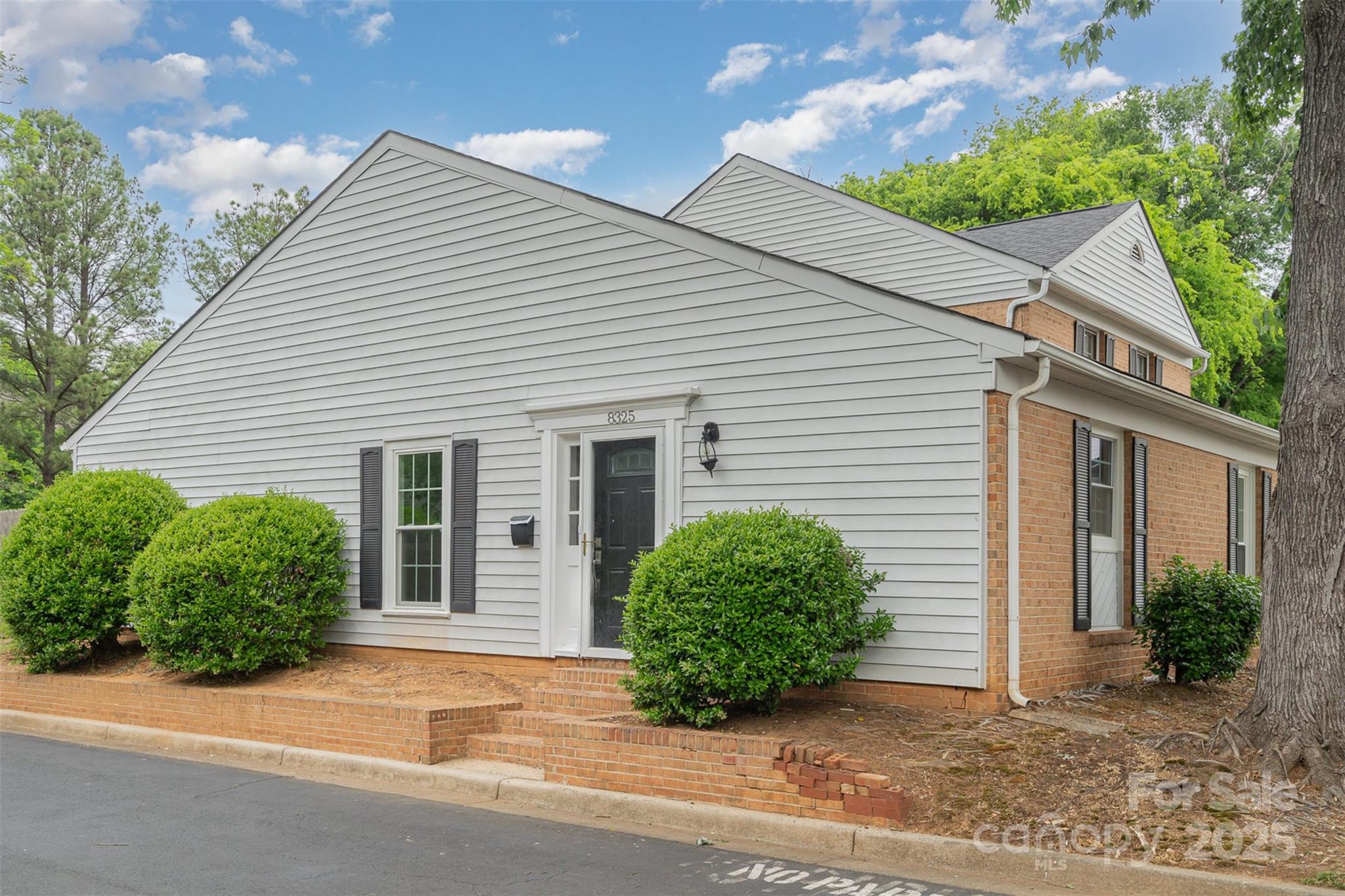 8325 Knights Bridge Road