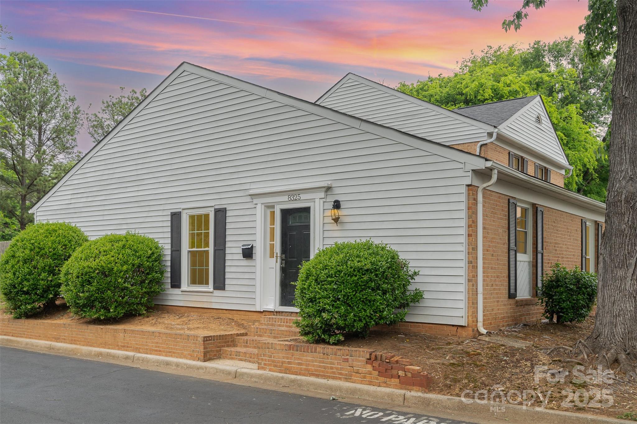 8325 Knights Bridge Road