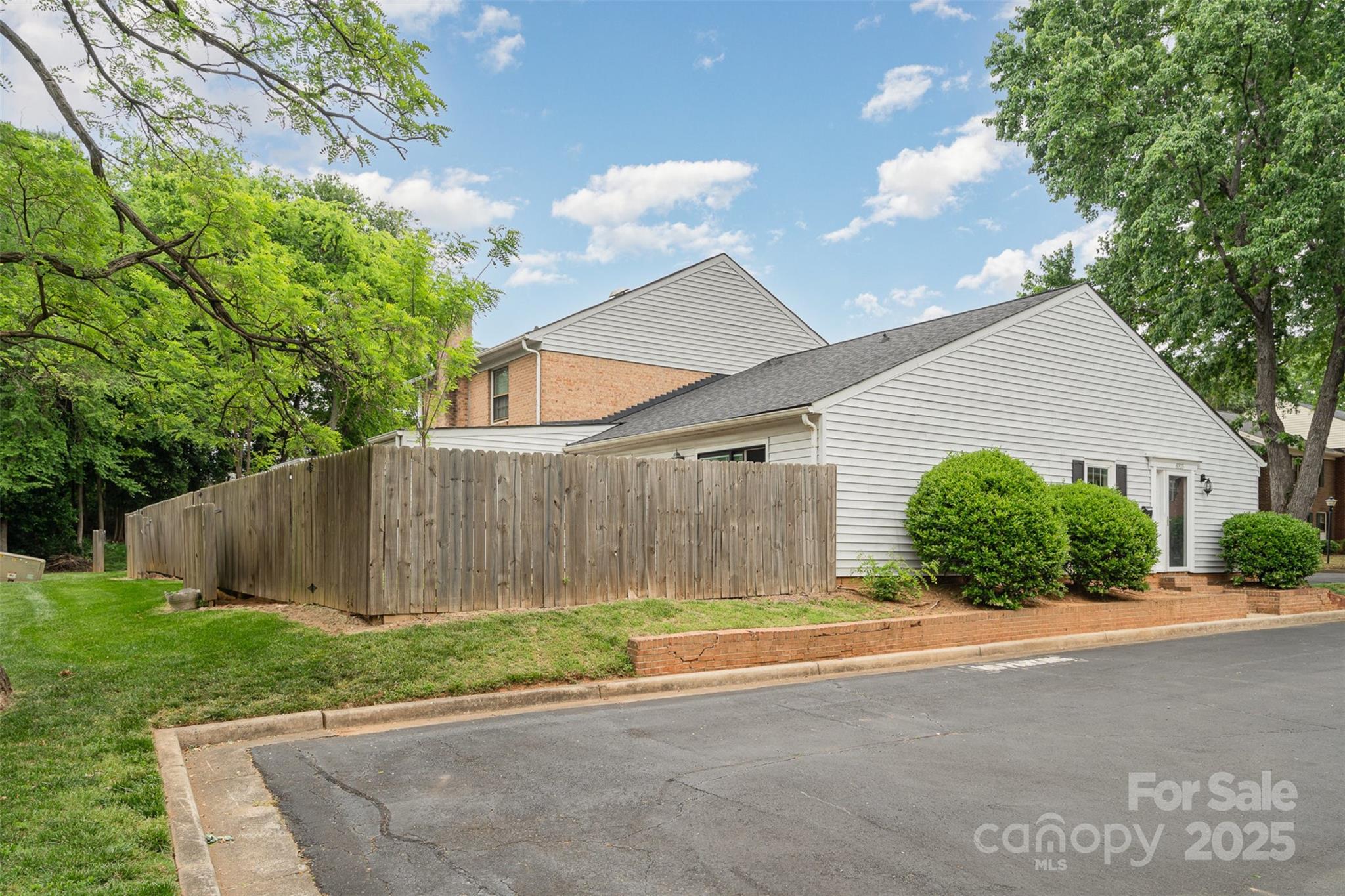 8325 Knights Bridge Road