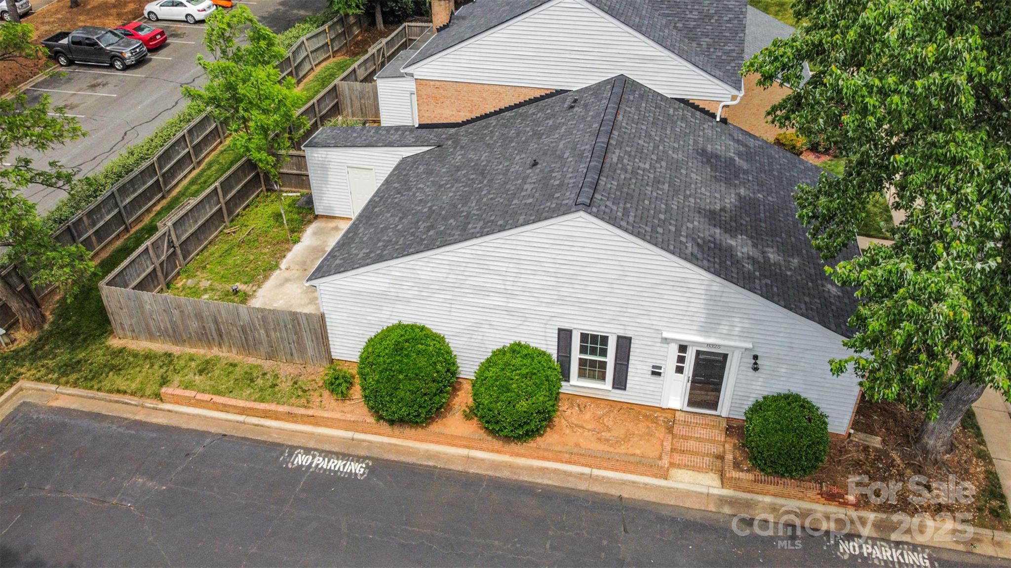 8325 Knights Bridge Road
