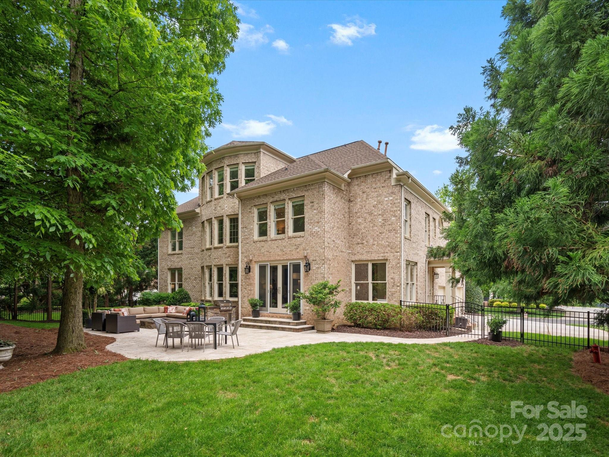1030 Westbury Drive