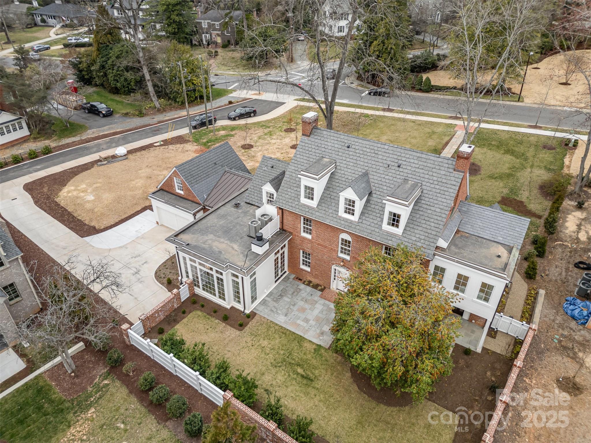2400 Mecklenburg Ave