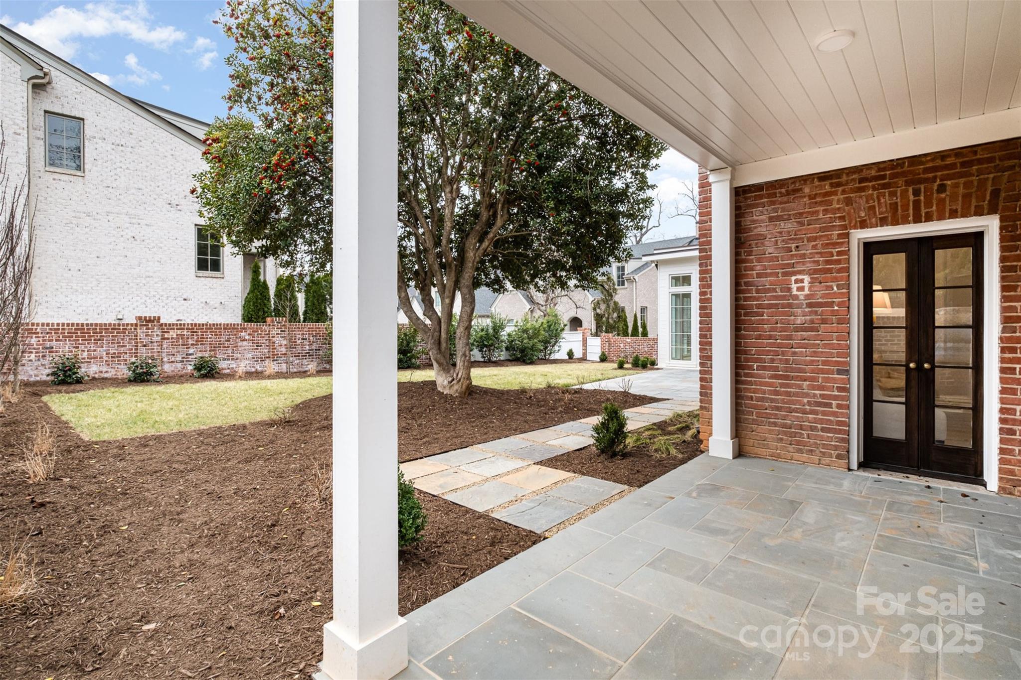 2400 Mecklenburg Ave