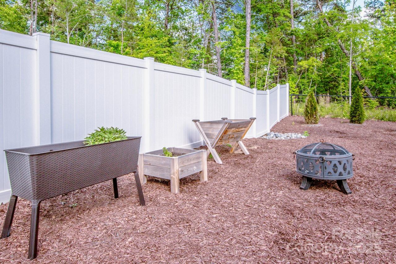 112 Tanner Loop