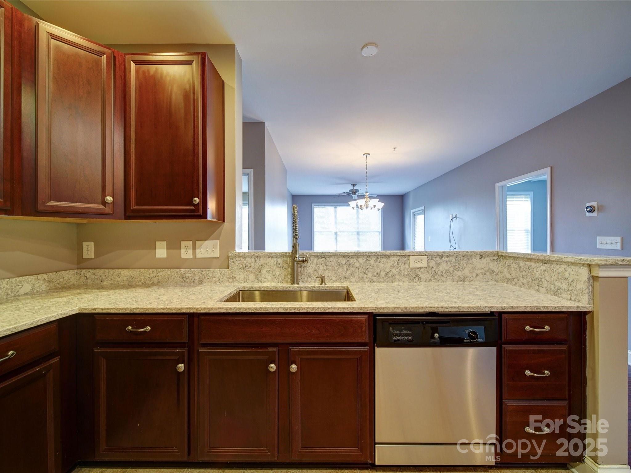 1000 E Woodlawn Road Unit: 402