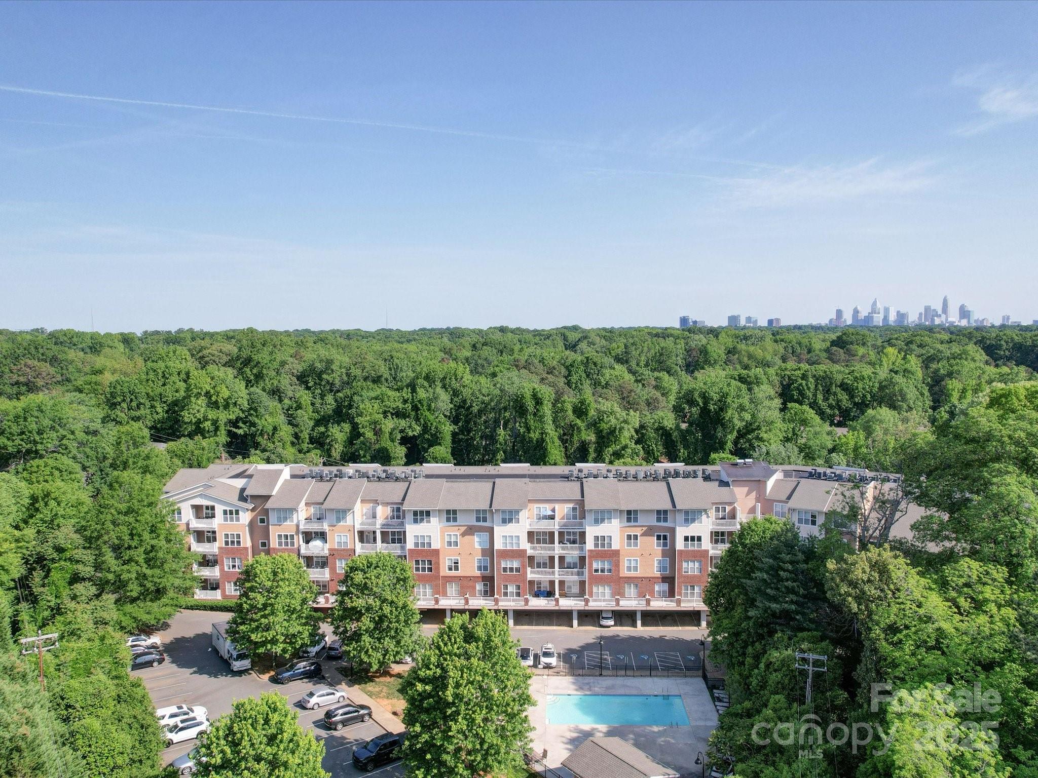 1000 E Woodlawn Road Unit: 402