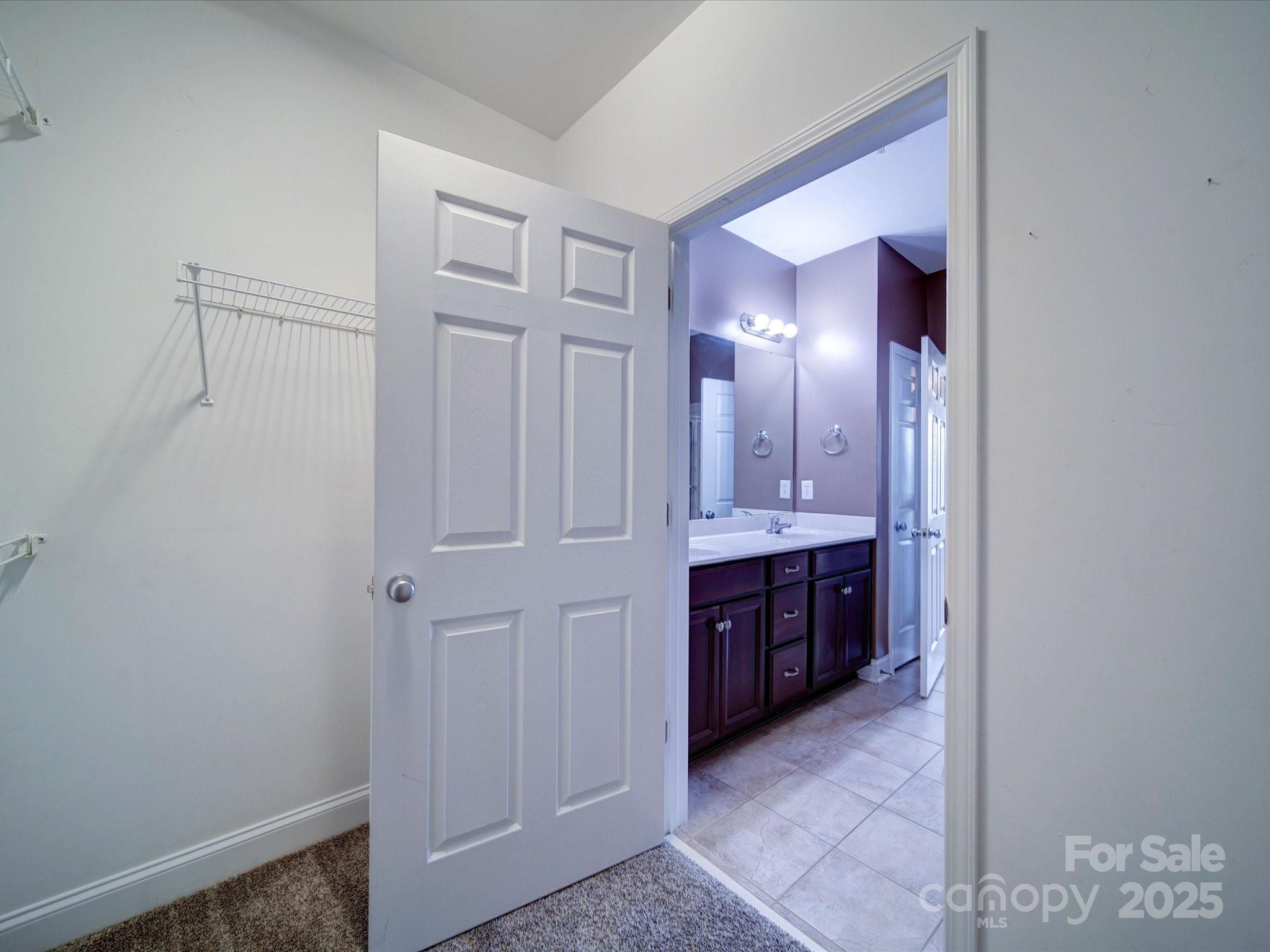 1000 E Woodlawn Road Unit: 402