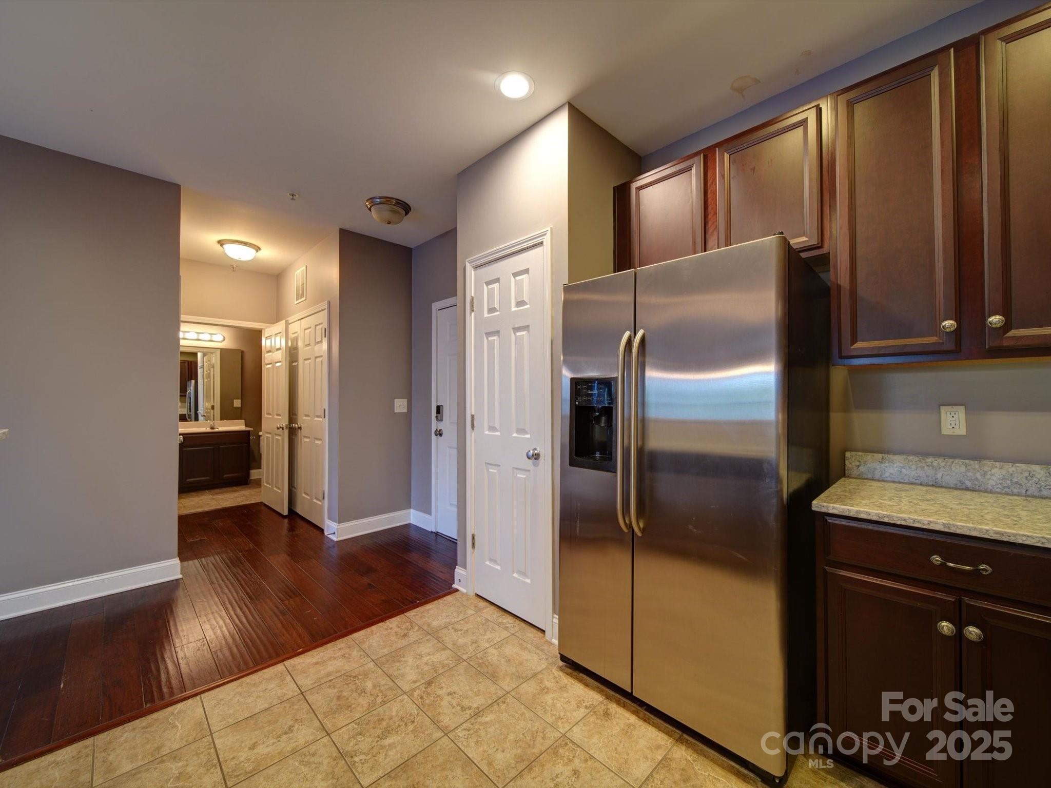 1000 E Woodlawn Road Unit: 402