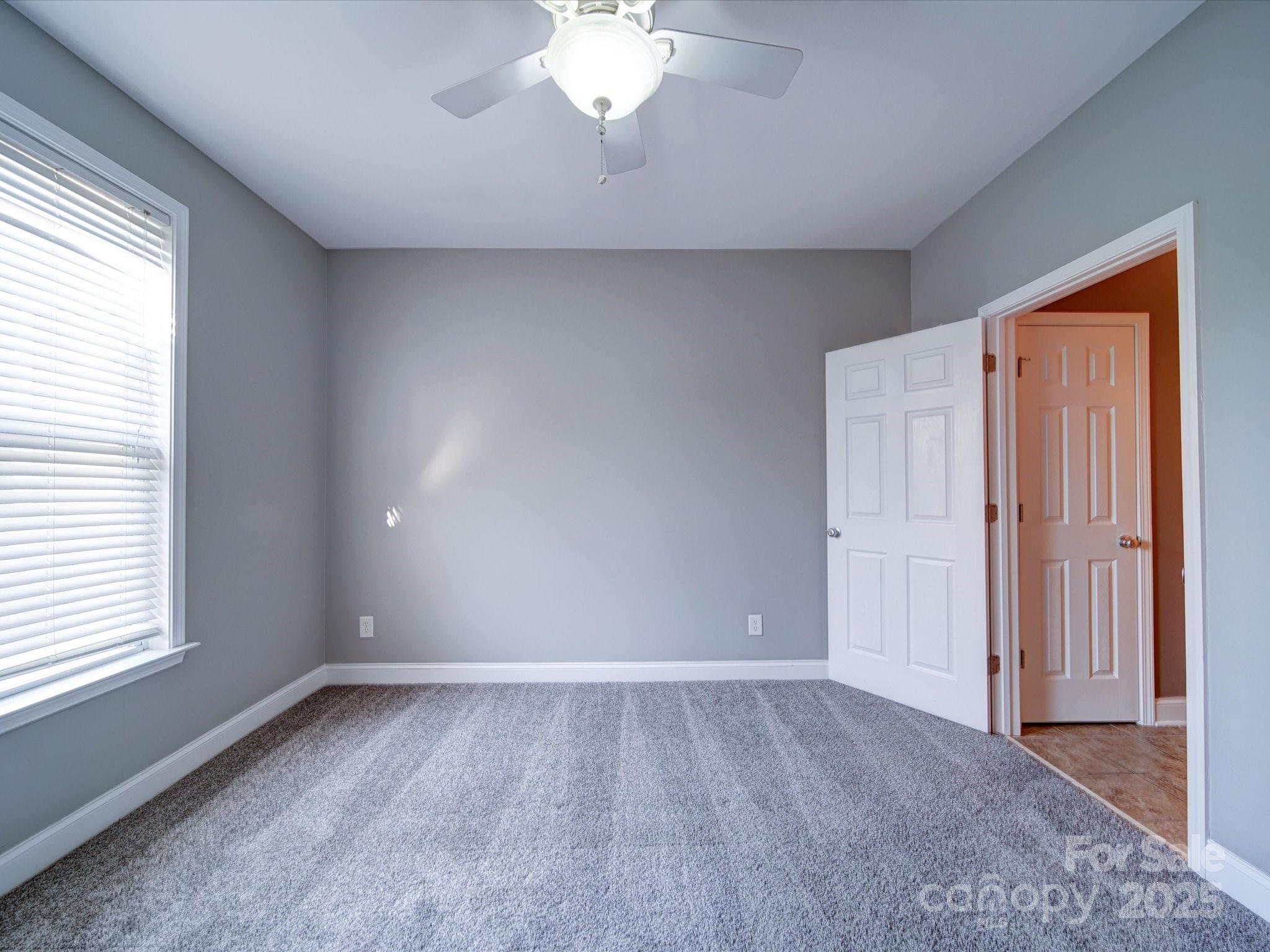 1000 E Woodlawn Road Unit: 402