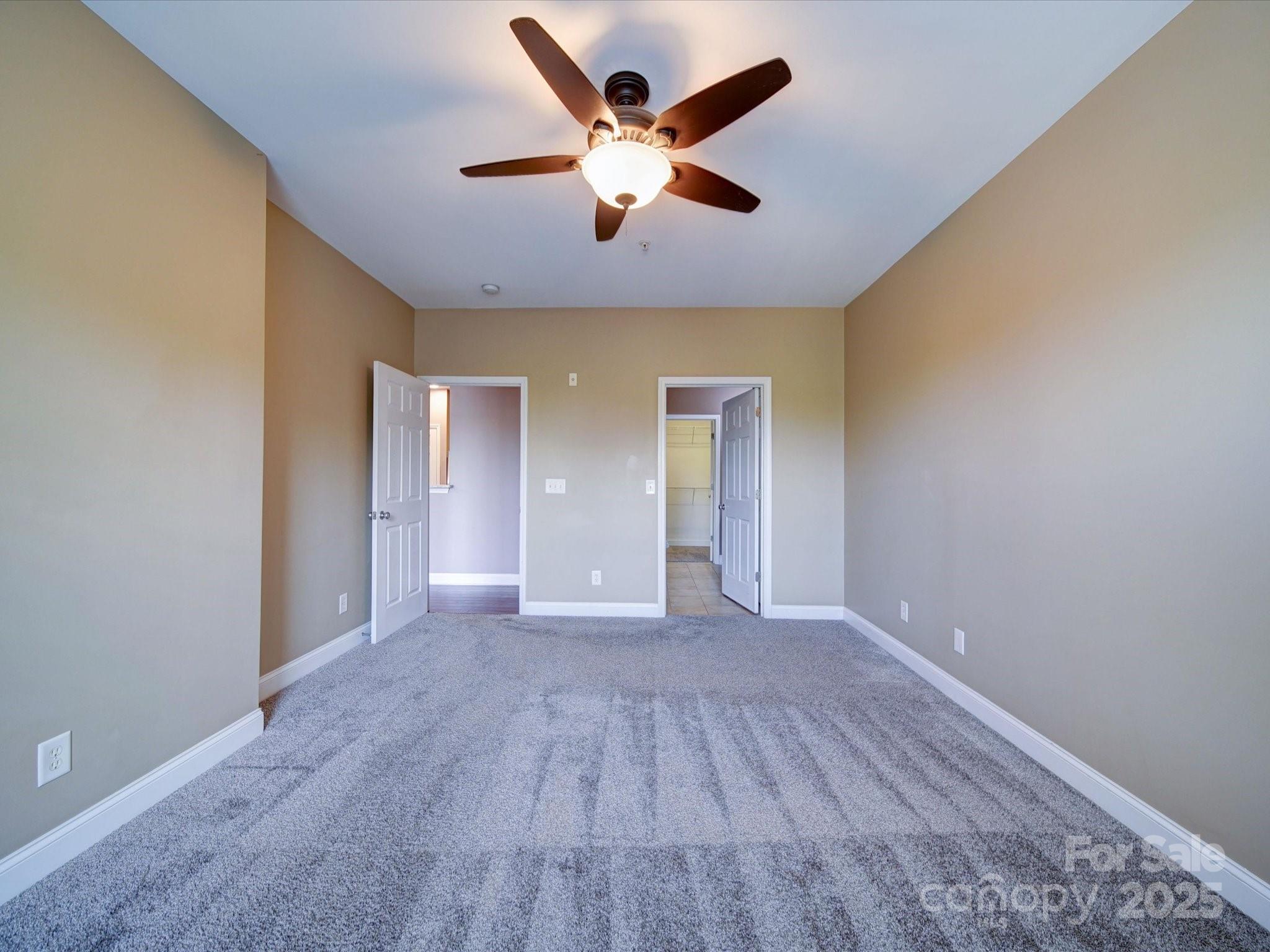 1000 E Woodlawn Road Unit: 402