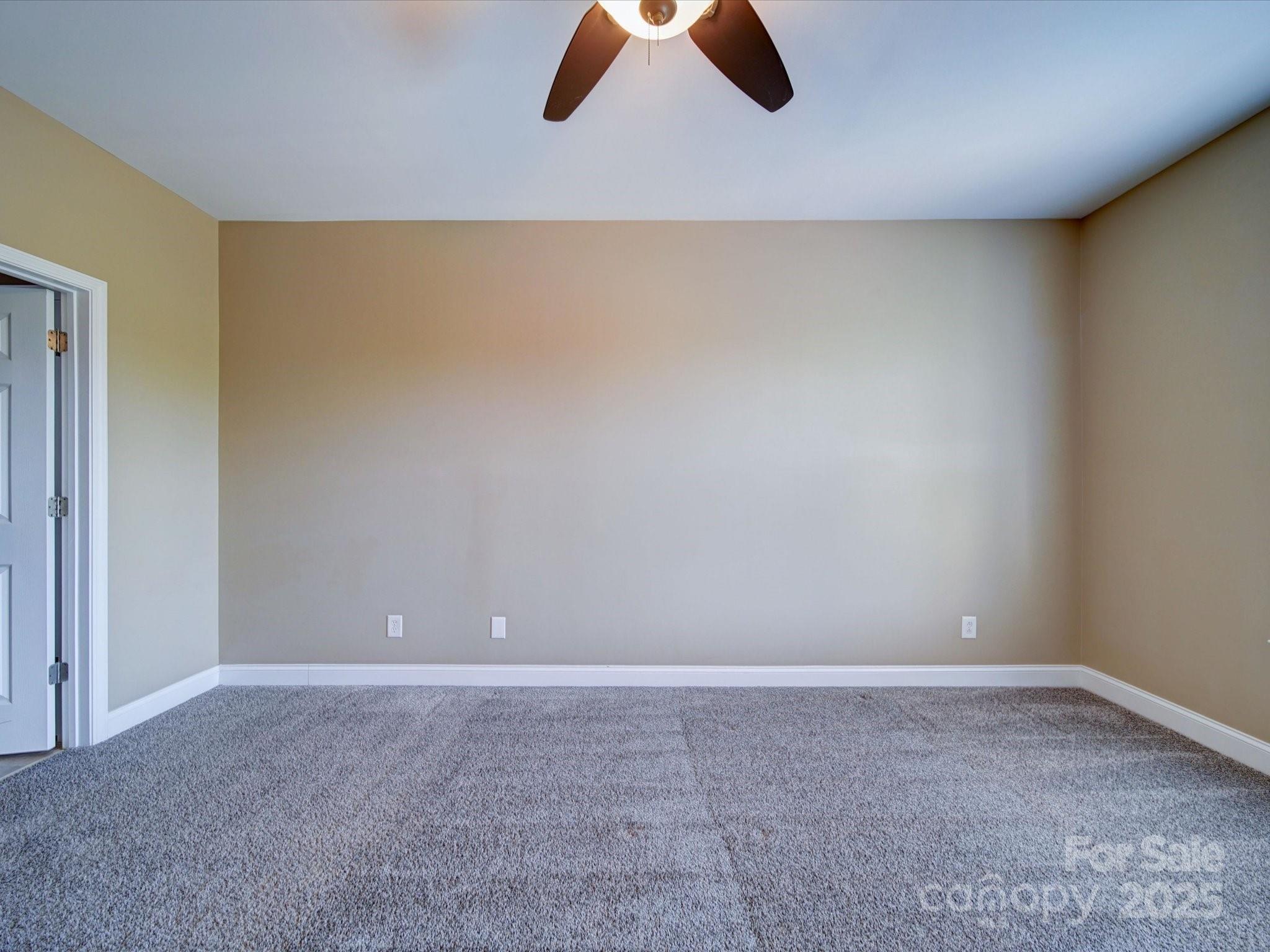 1000 E Woodlawn Road Unit: 402