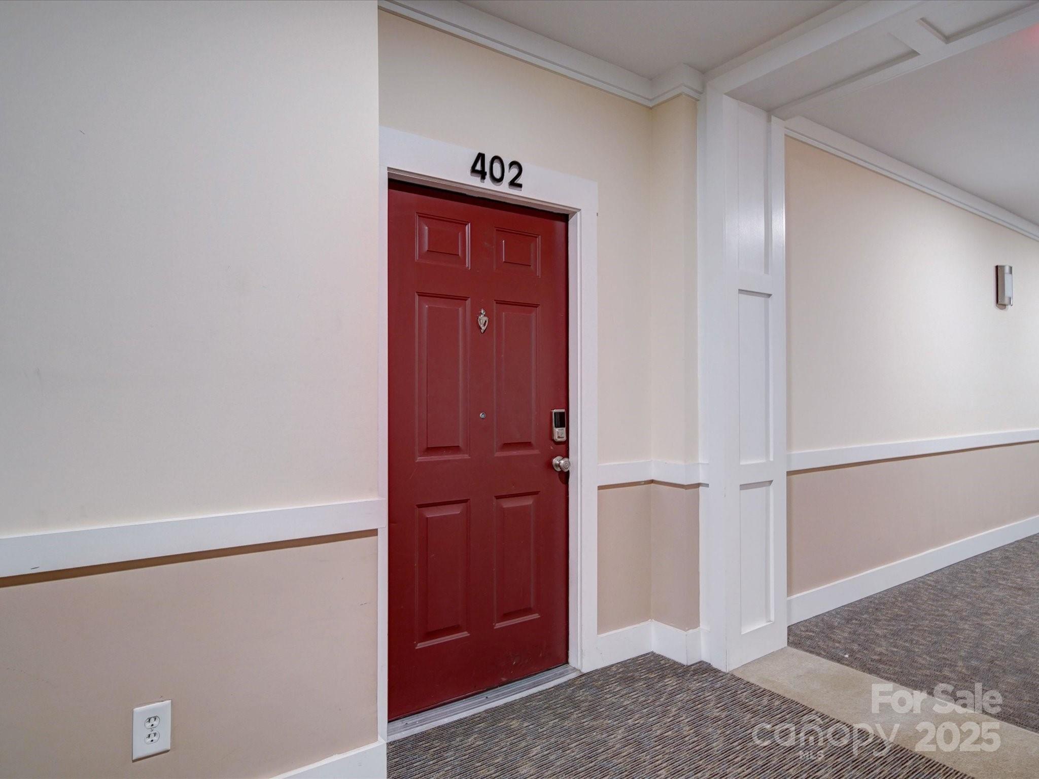 1000 E Woodlawn Road Unit: 402