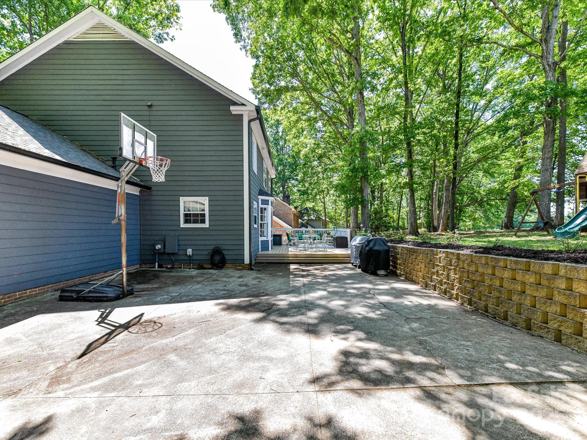 10024 Whitethorn Drive