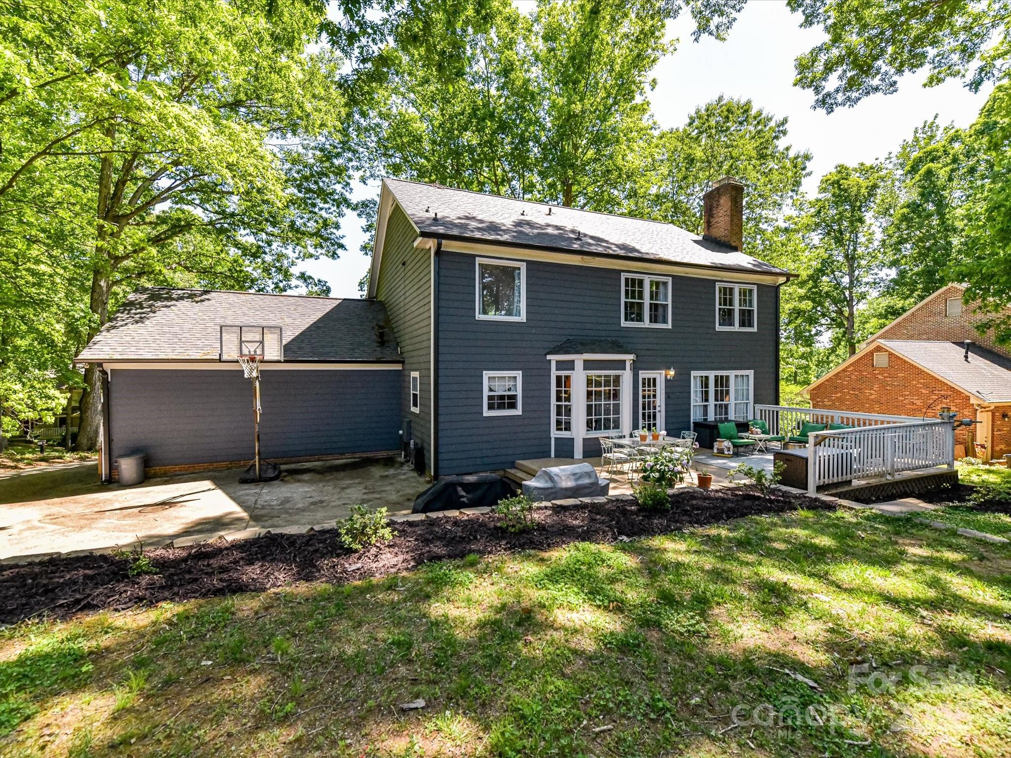 10024 Whitethorn Drive